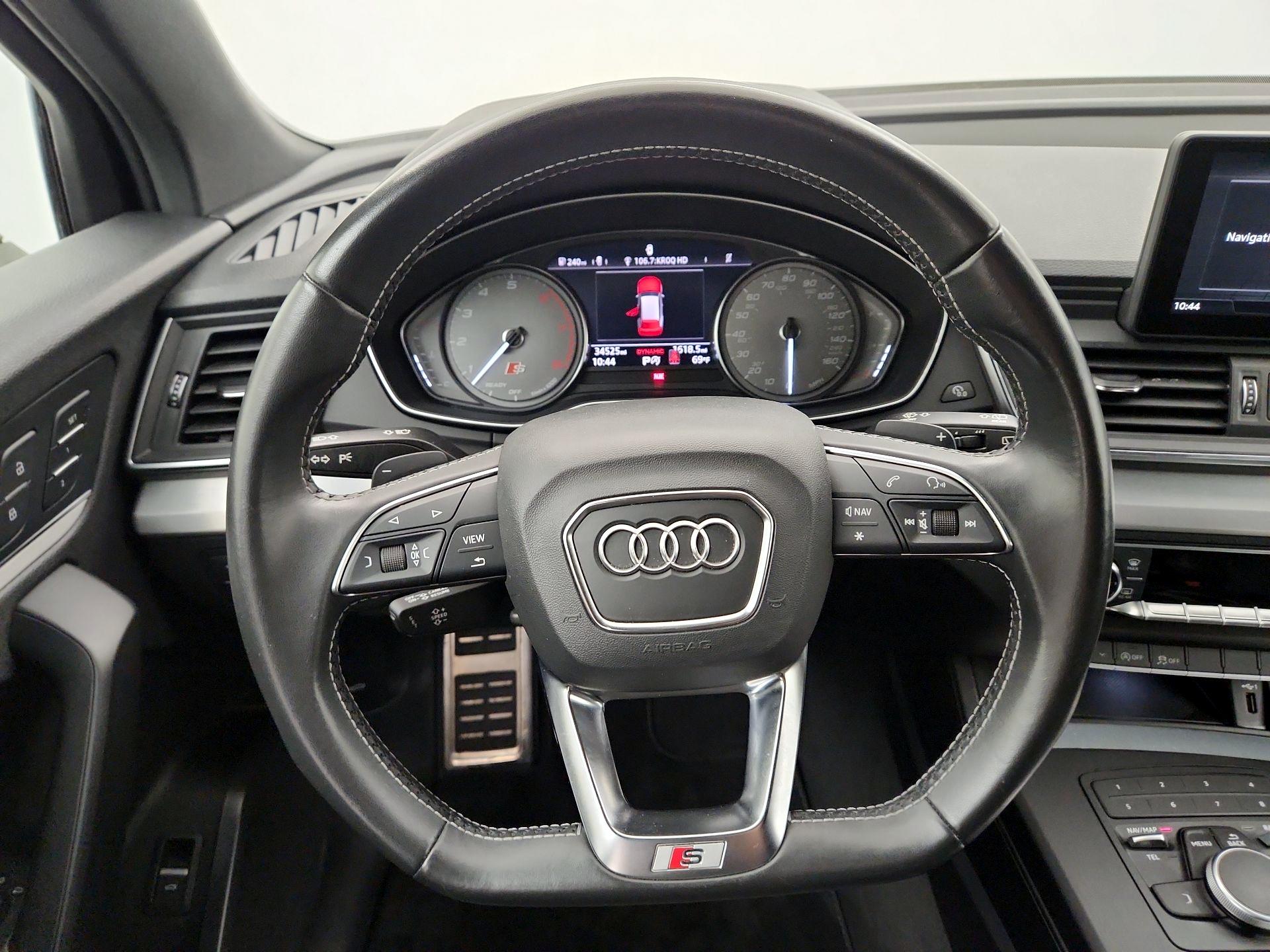 Thumbnail: 2019 Audi SQ5 - 10