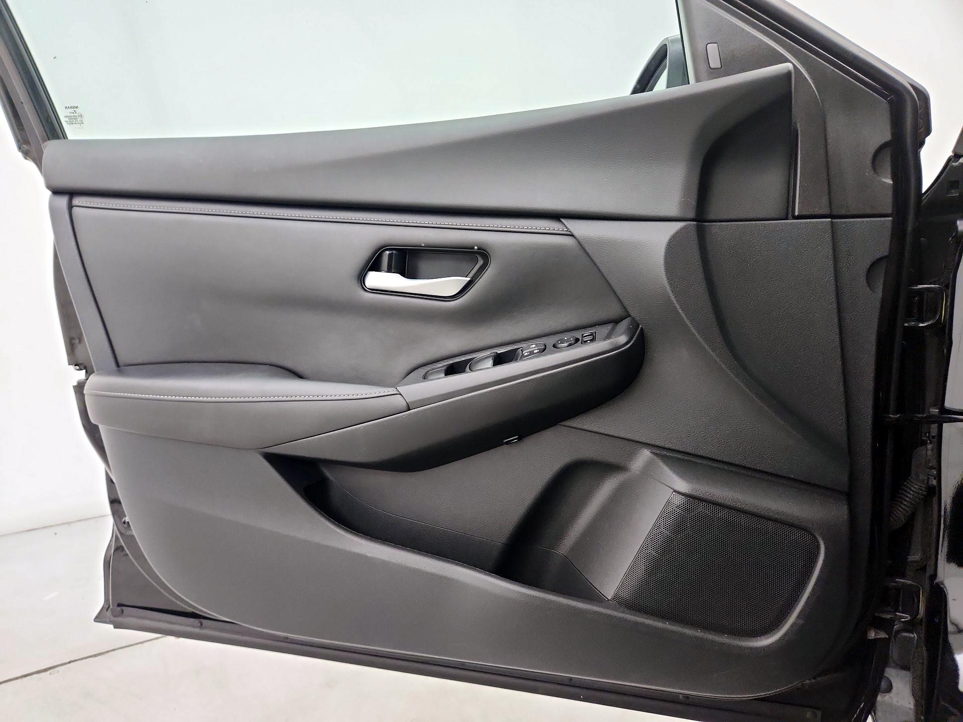 Thumbnail: 2021 Nissan Sentra - 12