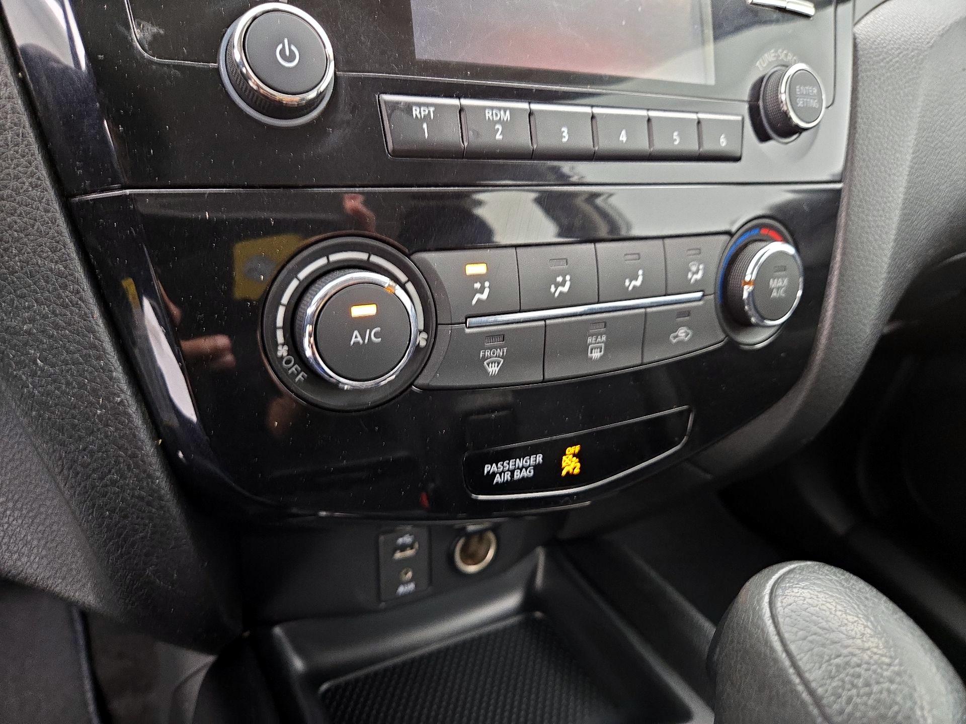 Thumbnail: 2016 Nissan Rogue - 16