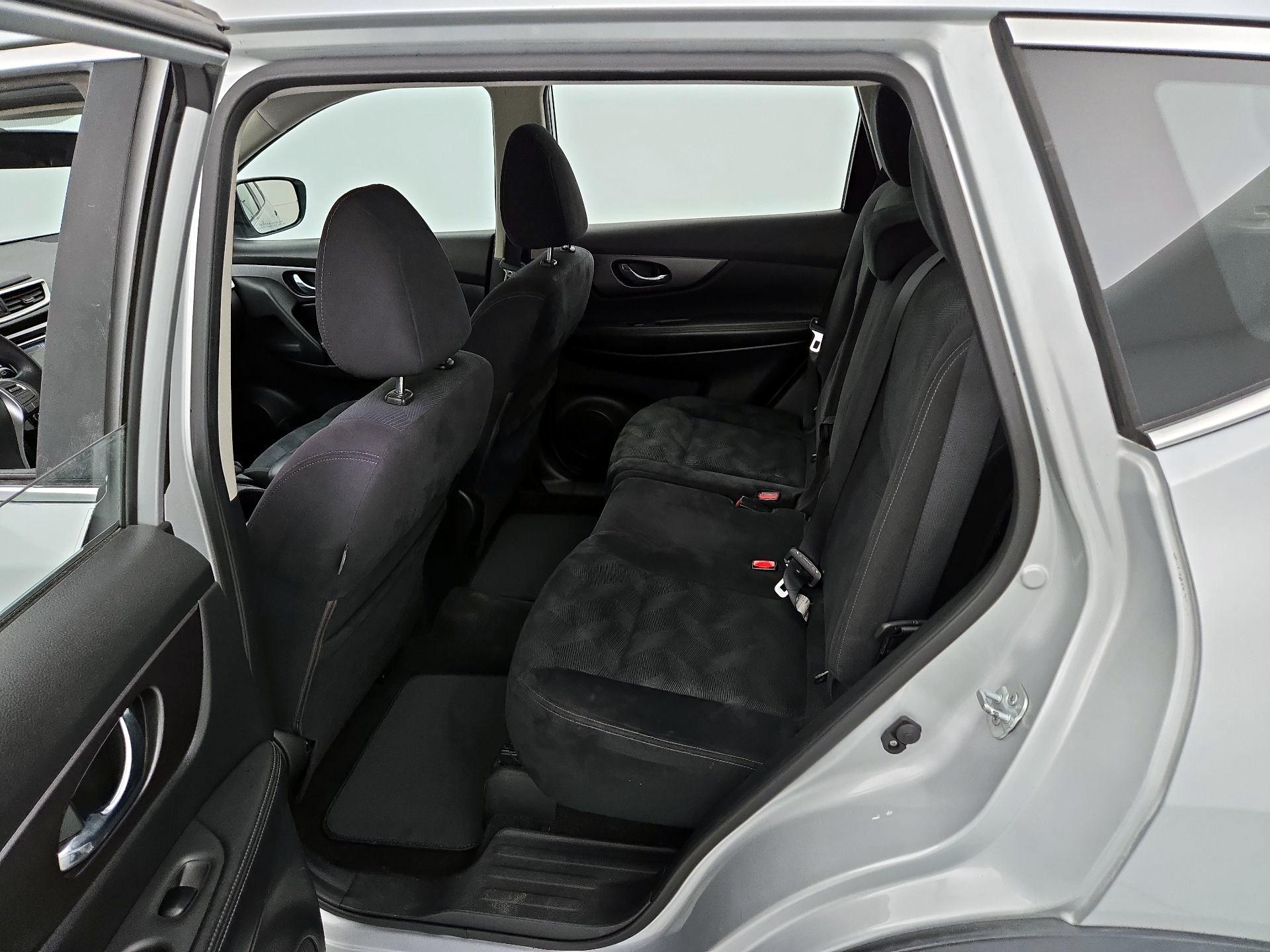 Thumbnail: 2016 Nissan Rogue - 19