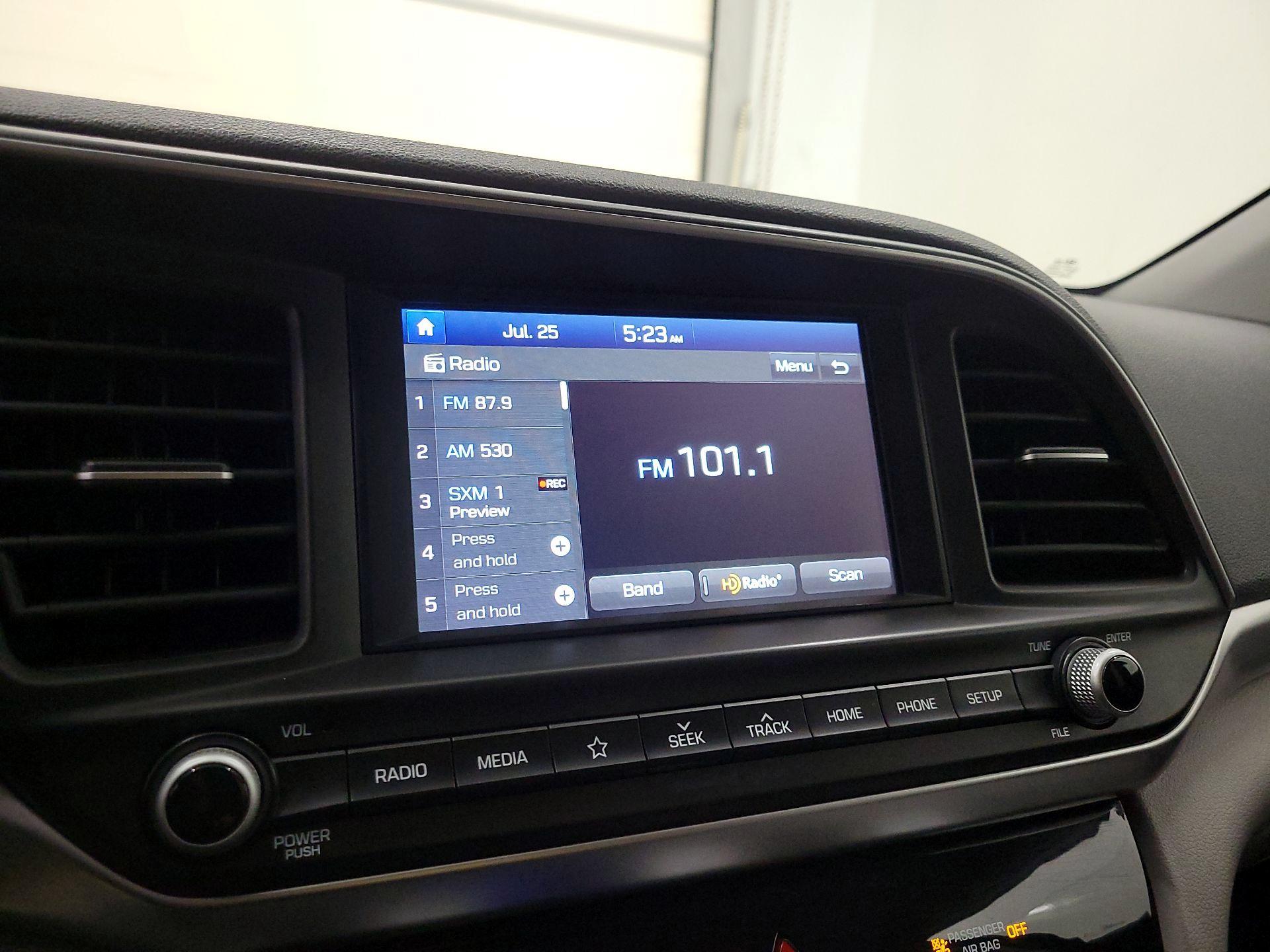 Thumbnail: 2019 Hyundai Elantra - 15