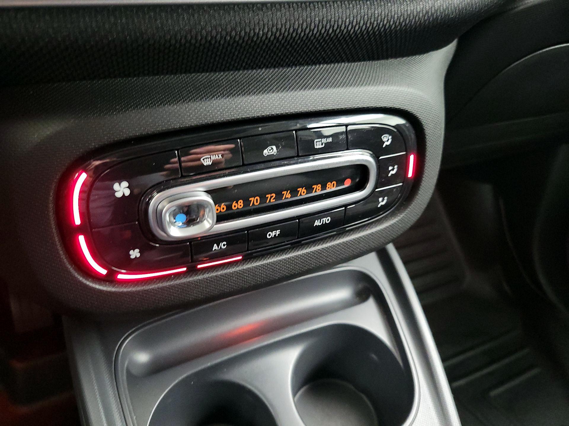 Thumbnail: 2017 smart fortwo - 15