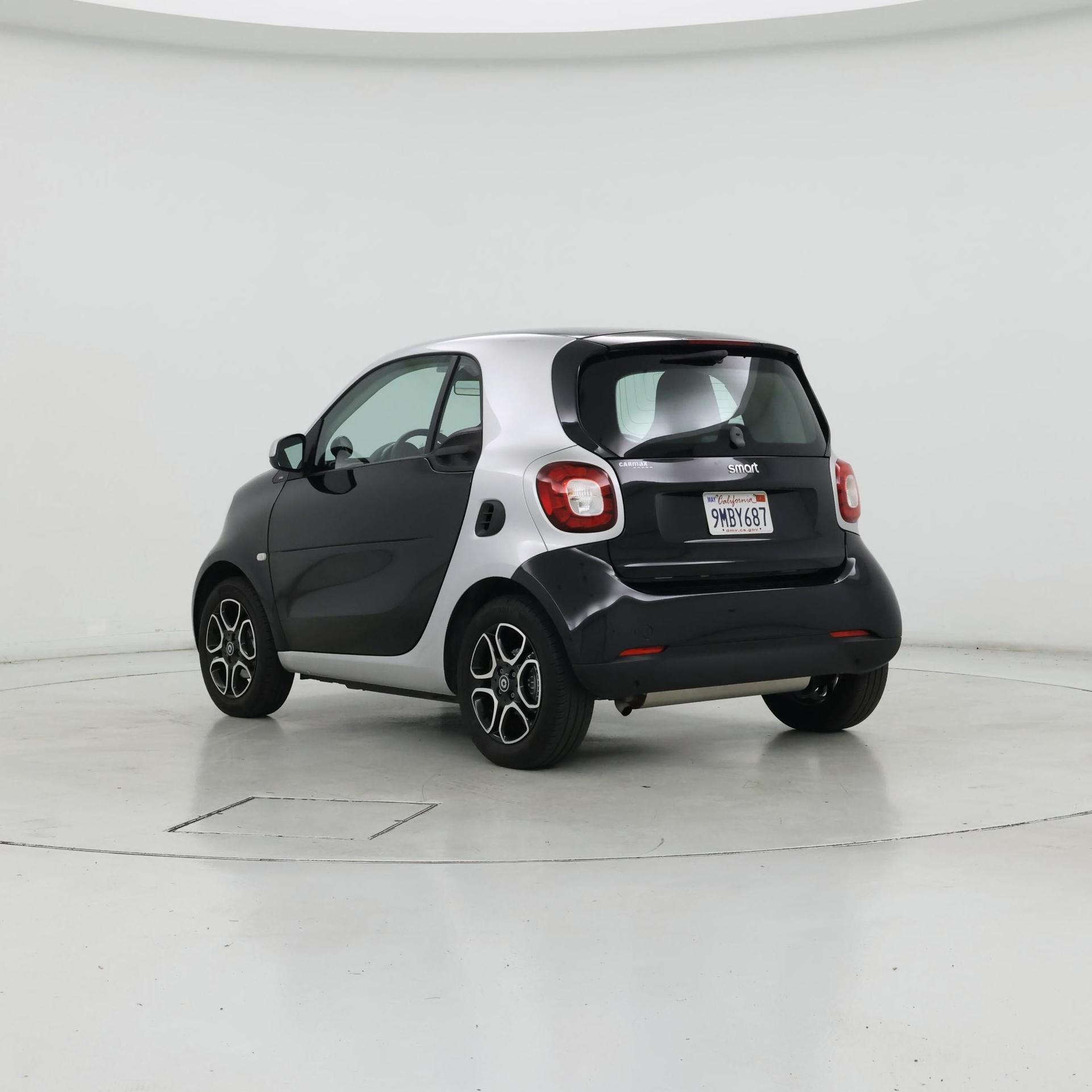 Thumbnail: 2017 smart fortwo - 2