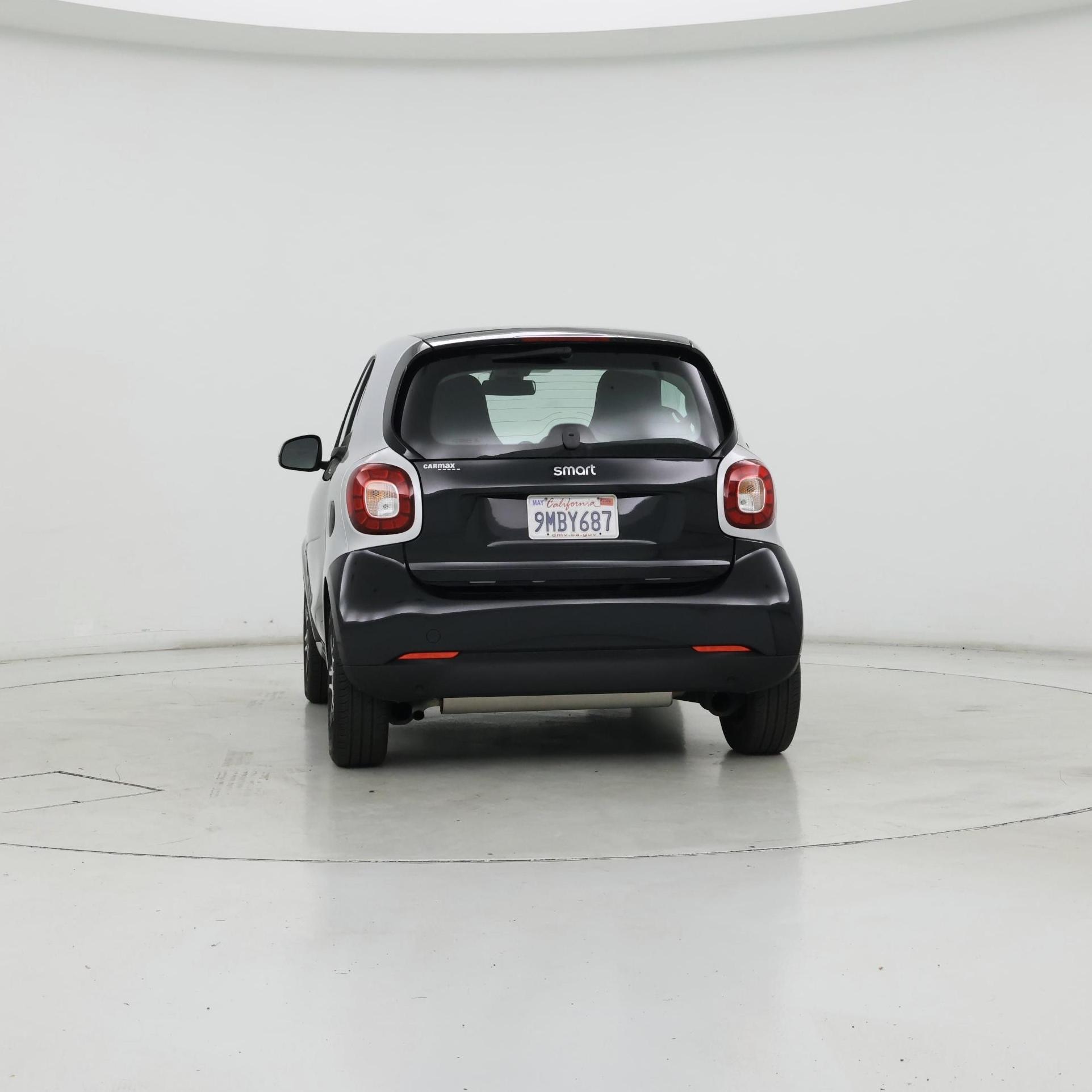 Thumbnail: 2017 smart fortwo - 6