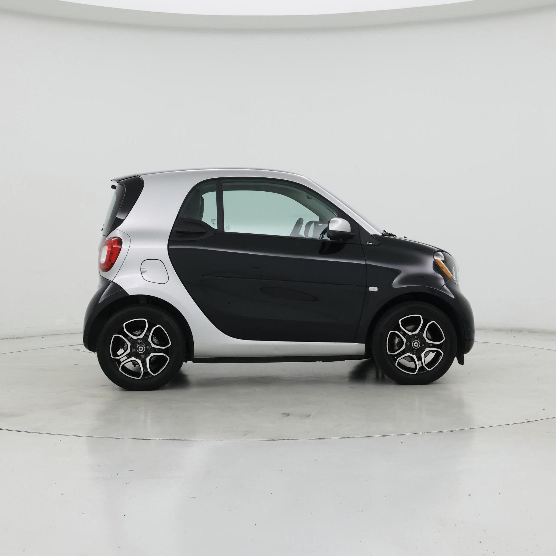 Thumbnail: 2017 smart fortwo - 7