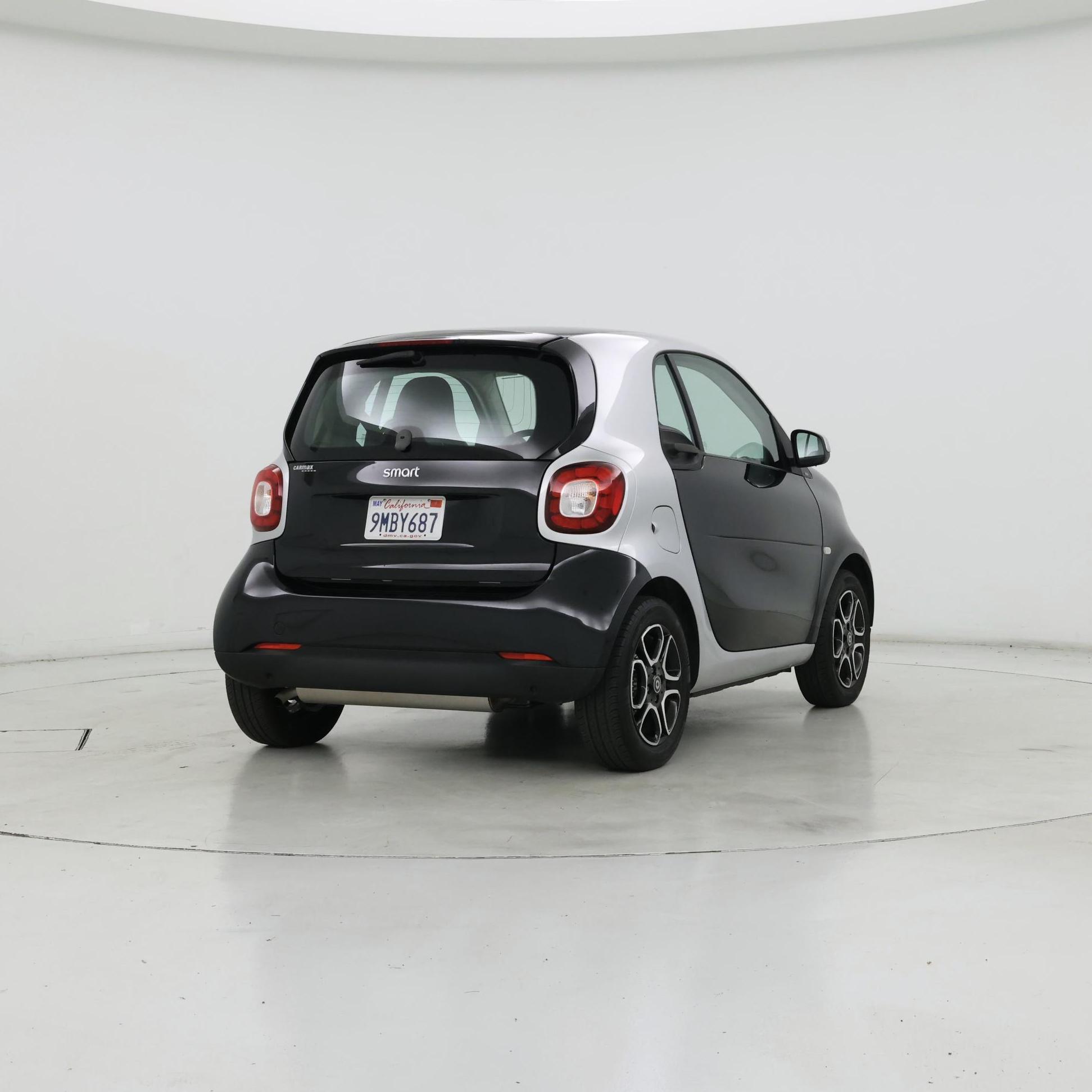 Thumbnail: 2017 smart fortwo - 8