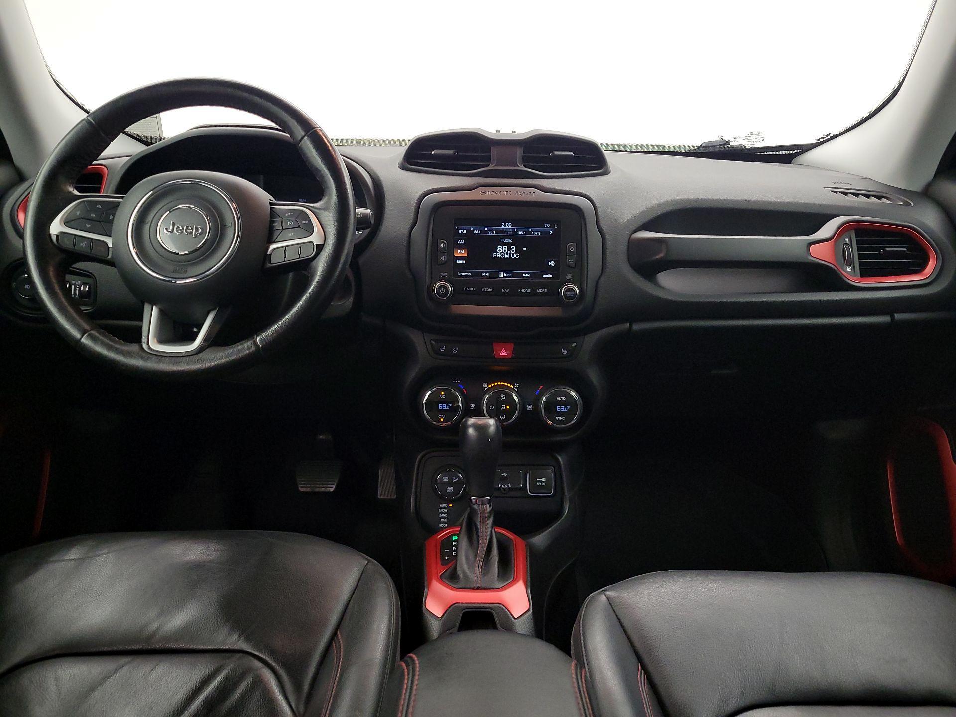 Thumbnail: 2015 Jeep Renegade - 9