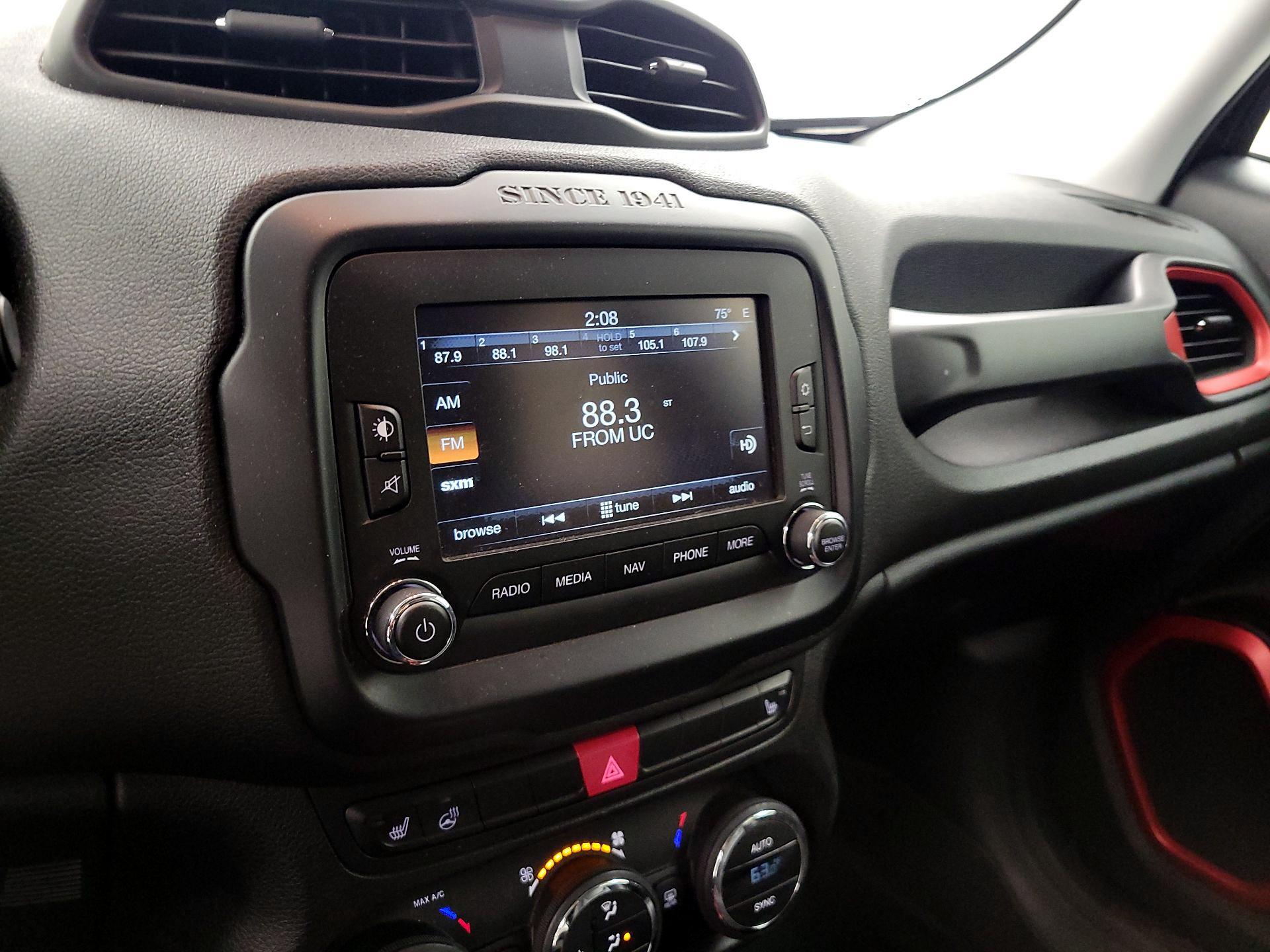 Thumbnail: 2015 Jeep Renegade - 15