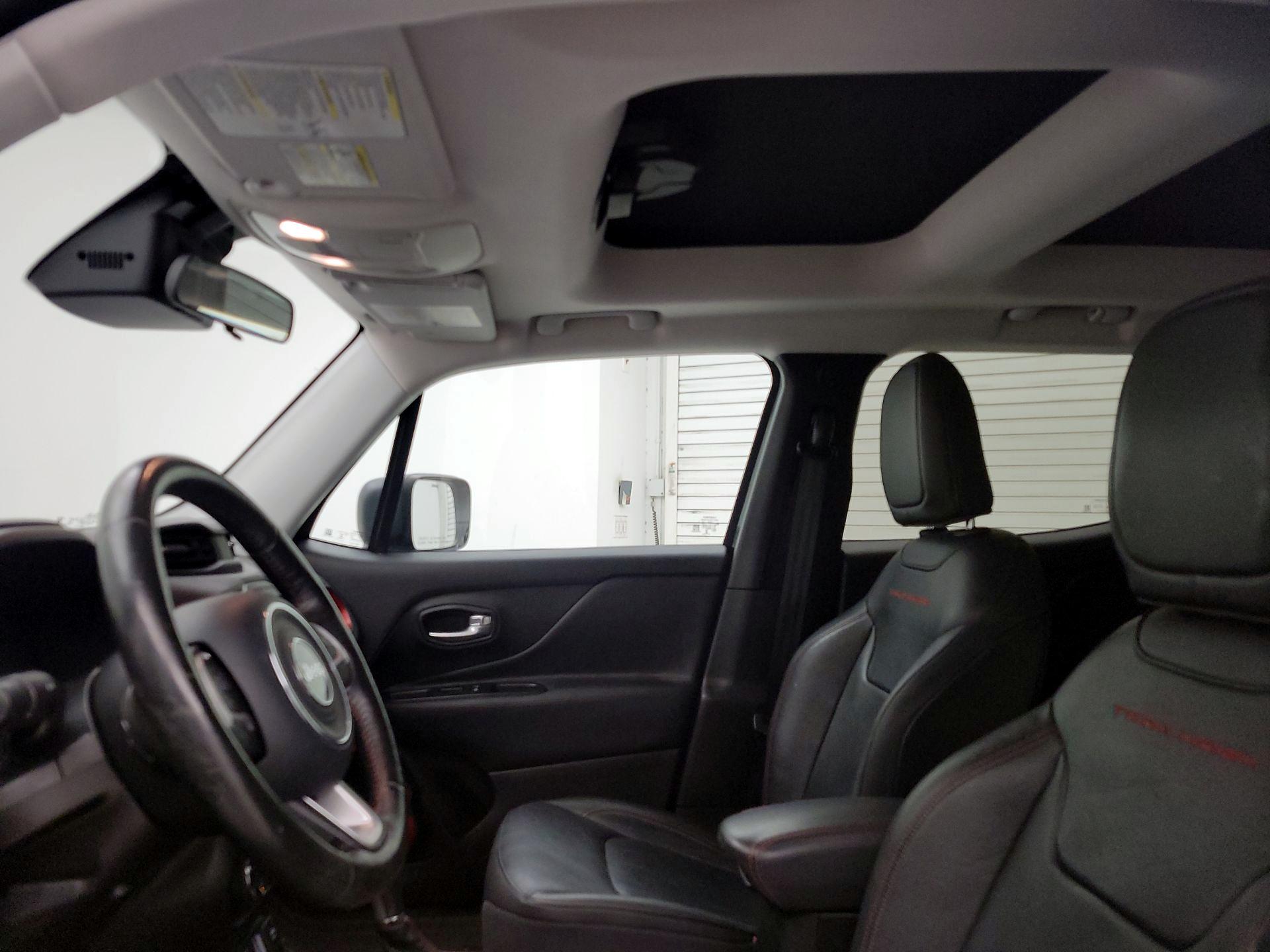 Thumbnail: 2015 Jeep Renegade - 19