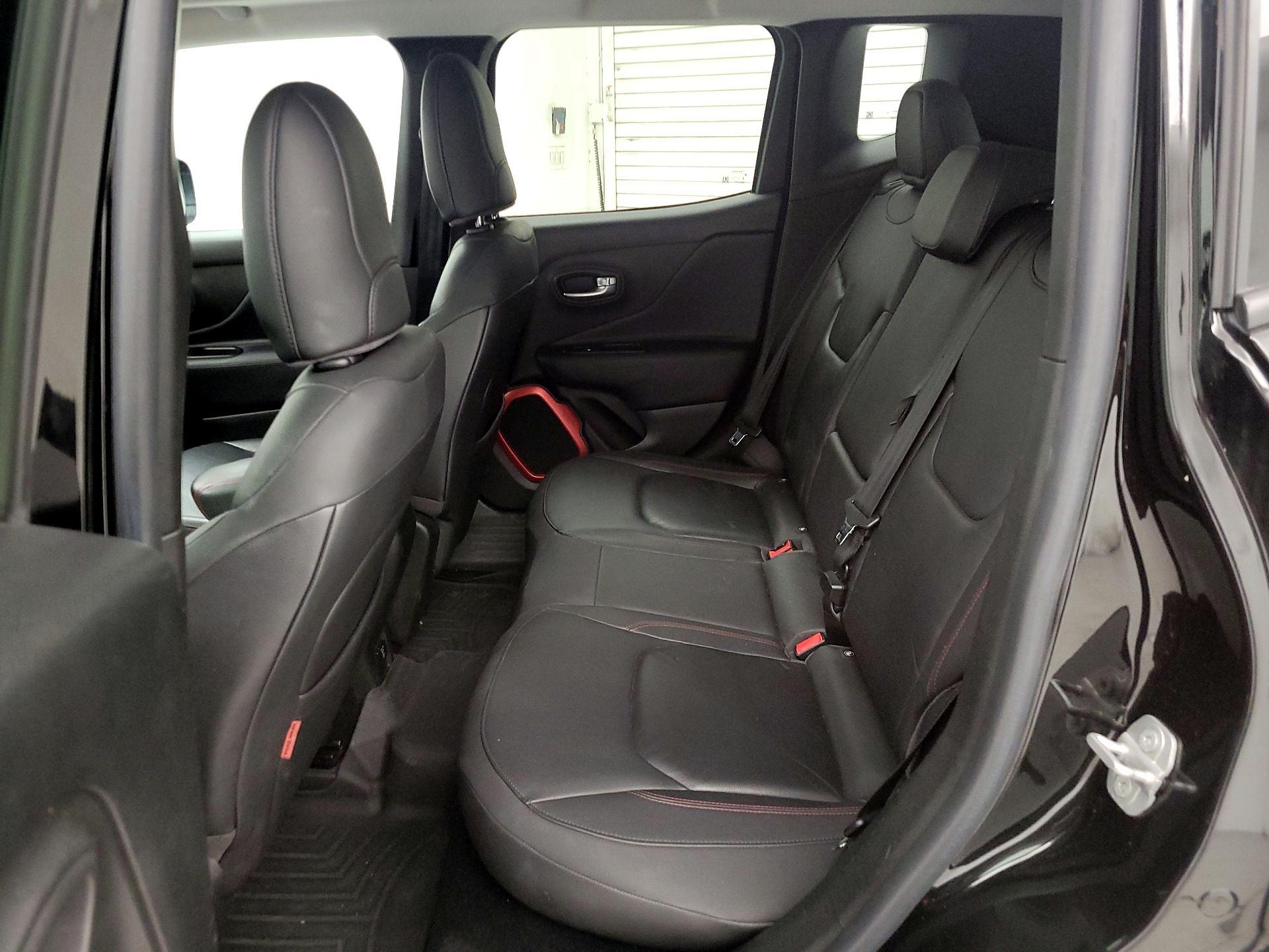 Thumbnail: 2015 Jeep Renegade - 20