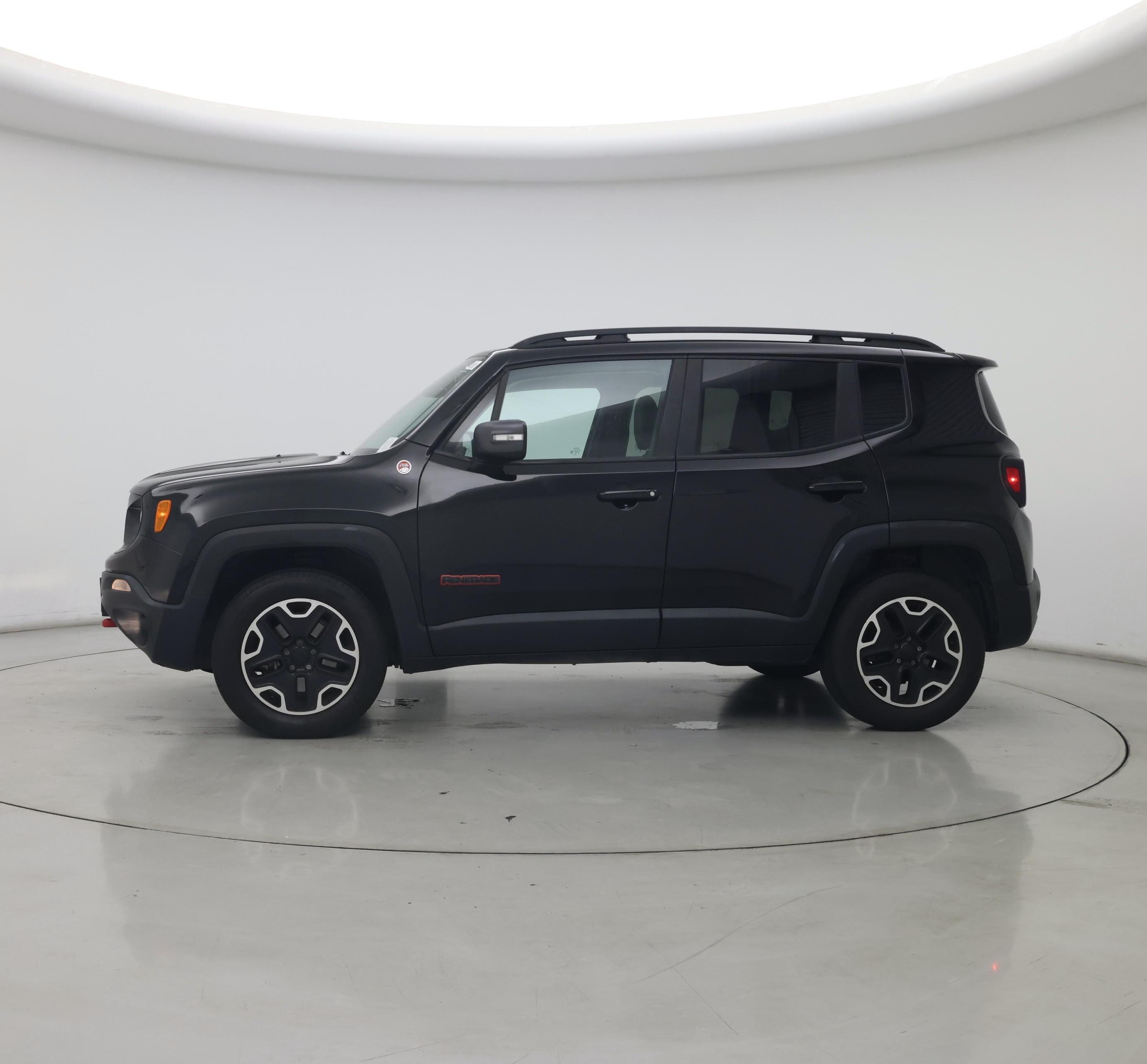 Thumbnail: 2015 Jeep Renegade - 3