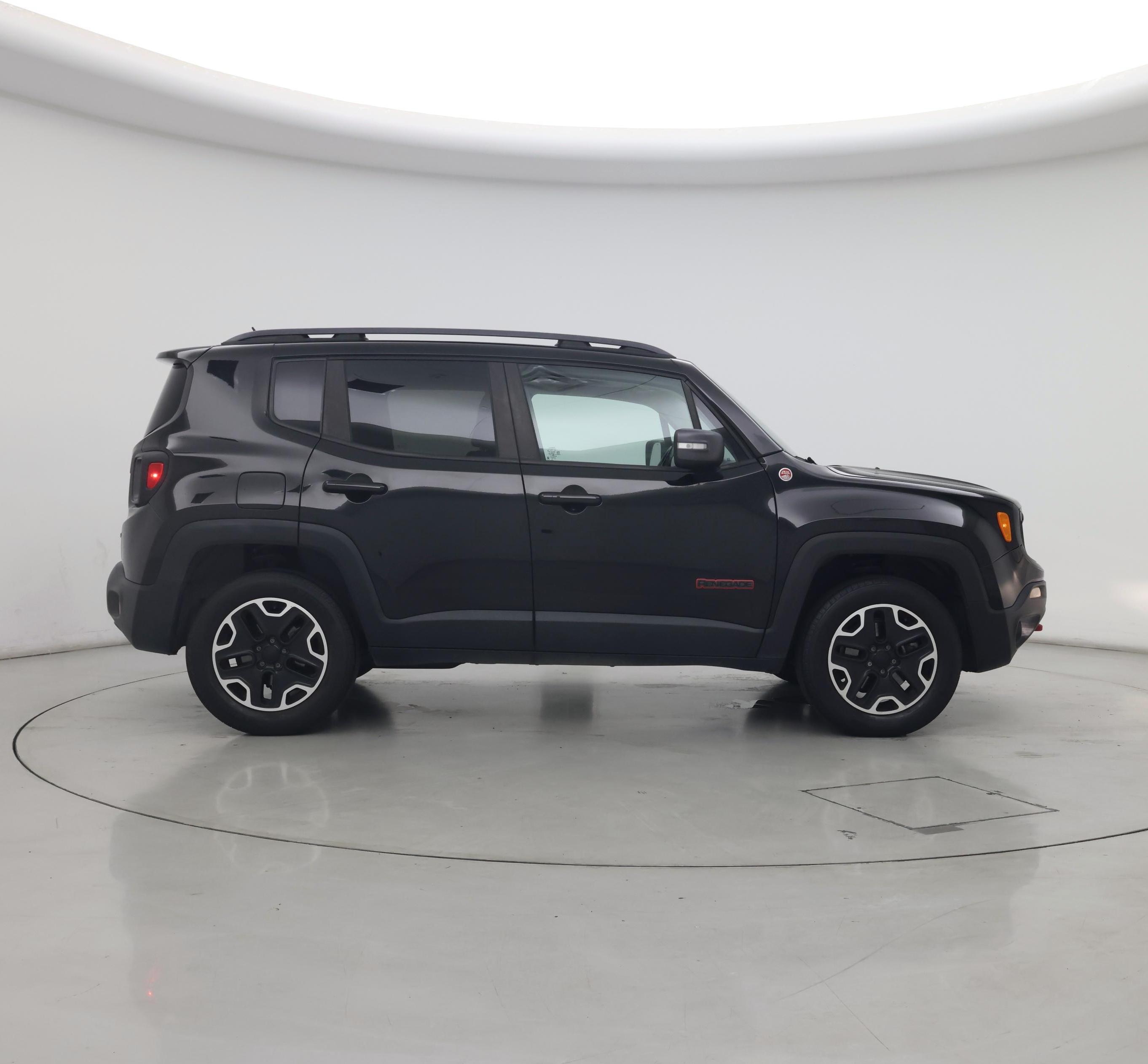 Thumbnail: 2015 Jeep Renegade - 7