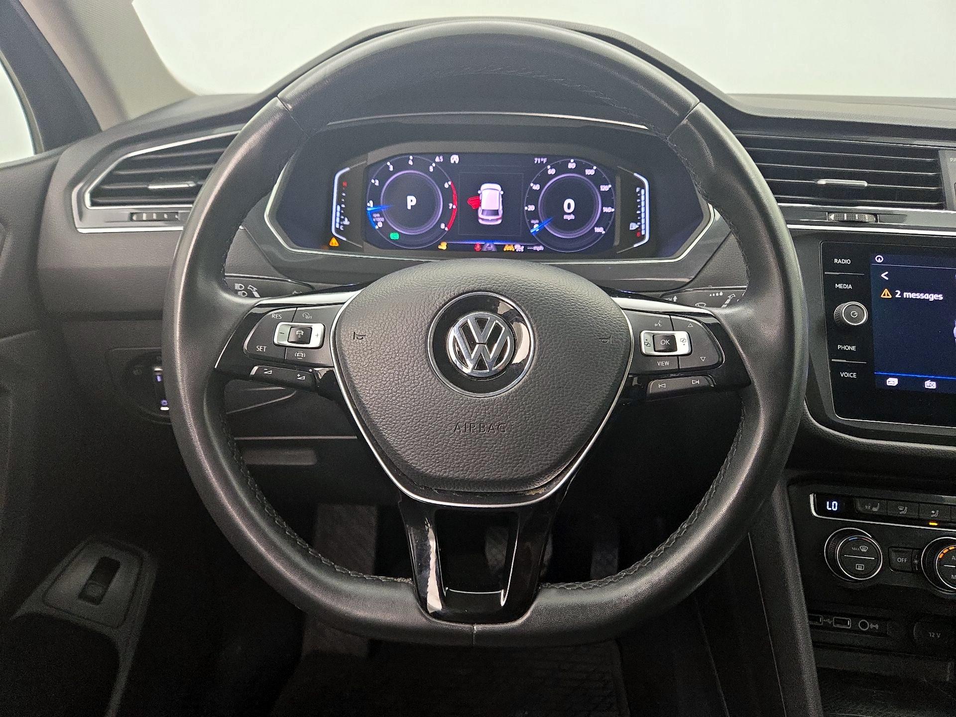 Thumbnail: 2020 Volkswagen Tiguan - 10