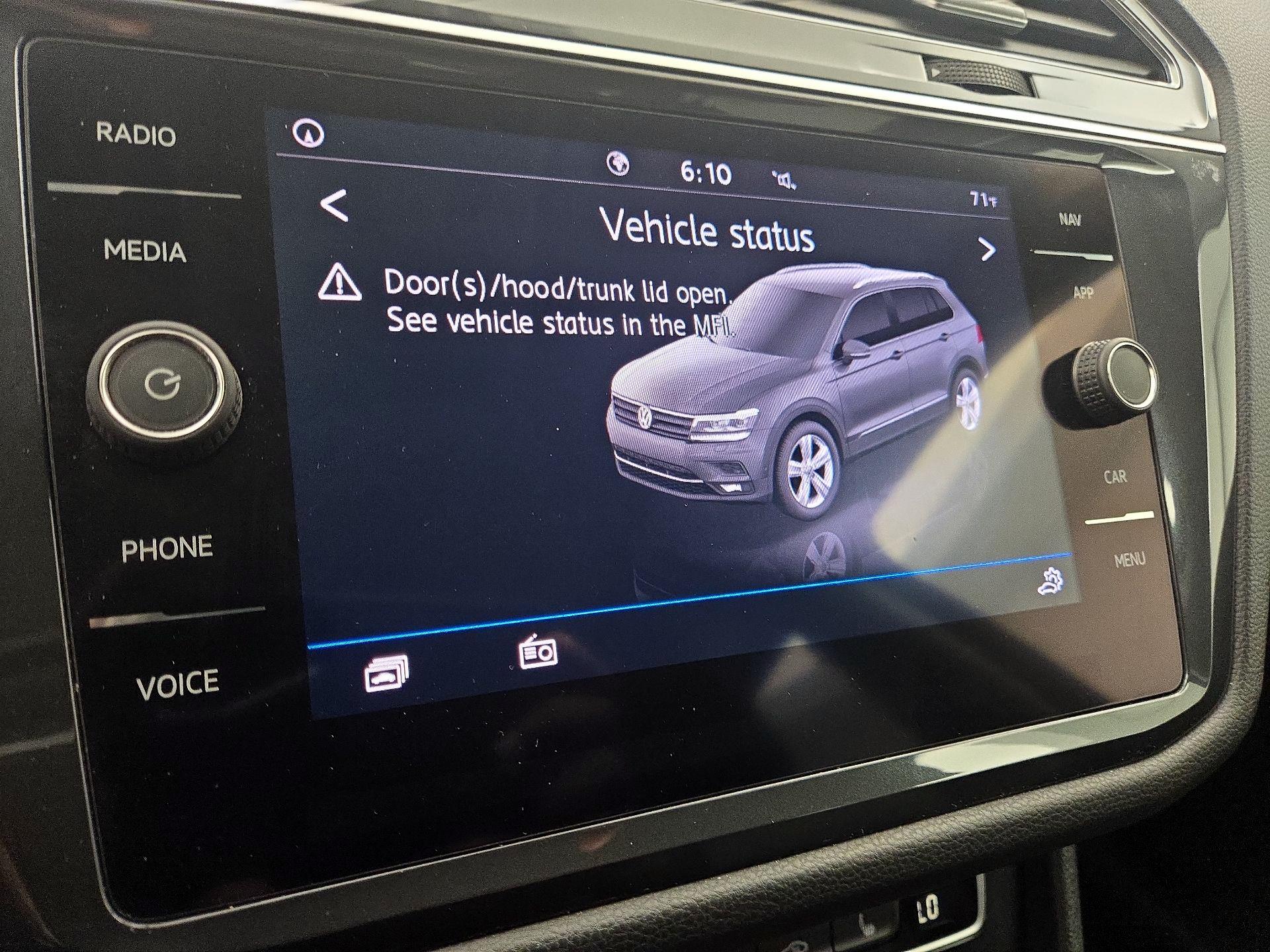 Thumbnail: 2020 Volkswagen Tiguan - 15