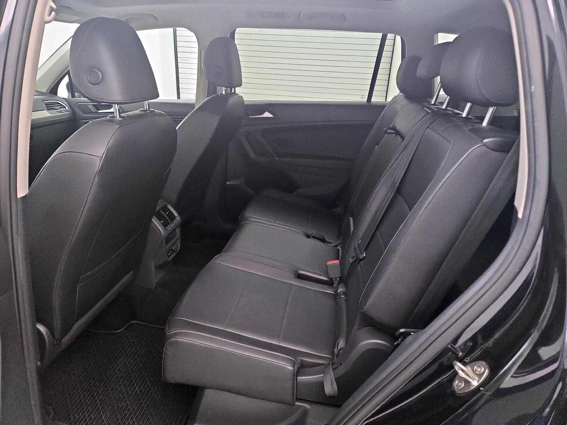 Thumbnail: 2020 Volkswagen Tiguan - 18