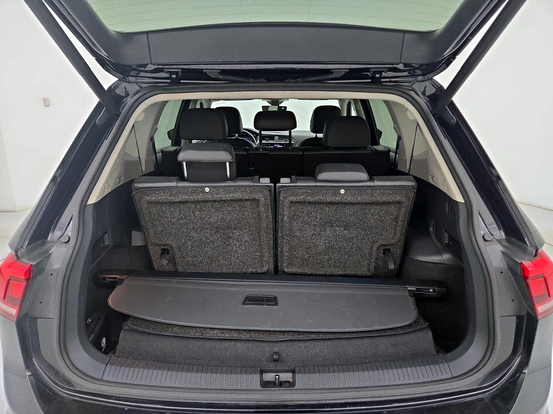 Thumbnail: 2020 Volkswagen Tiguan - 19