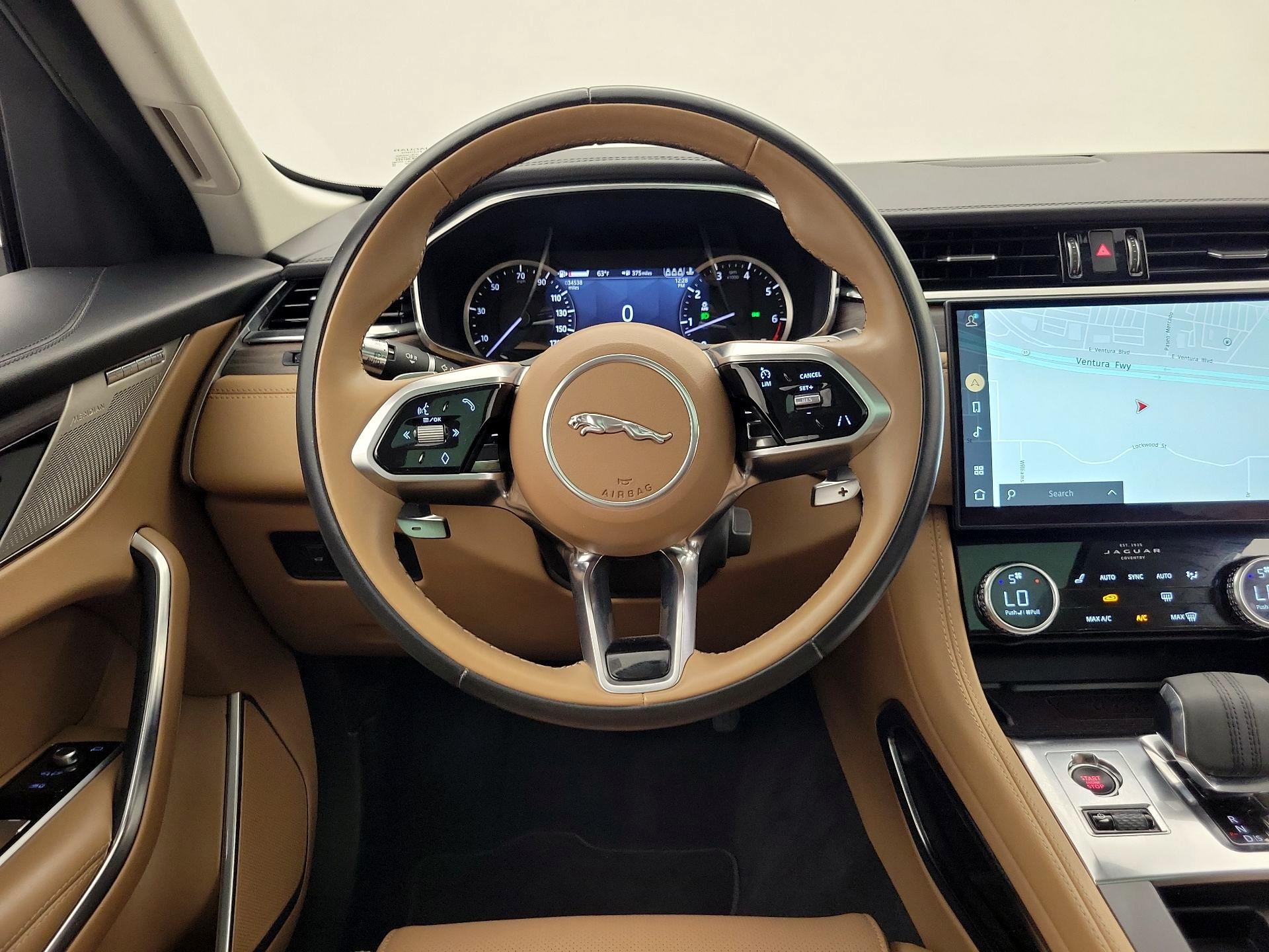 Thumbnail: 2021 Jaguar F-Pace - 10