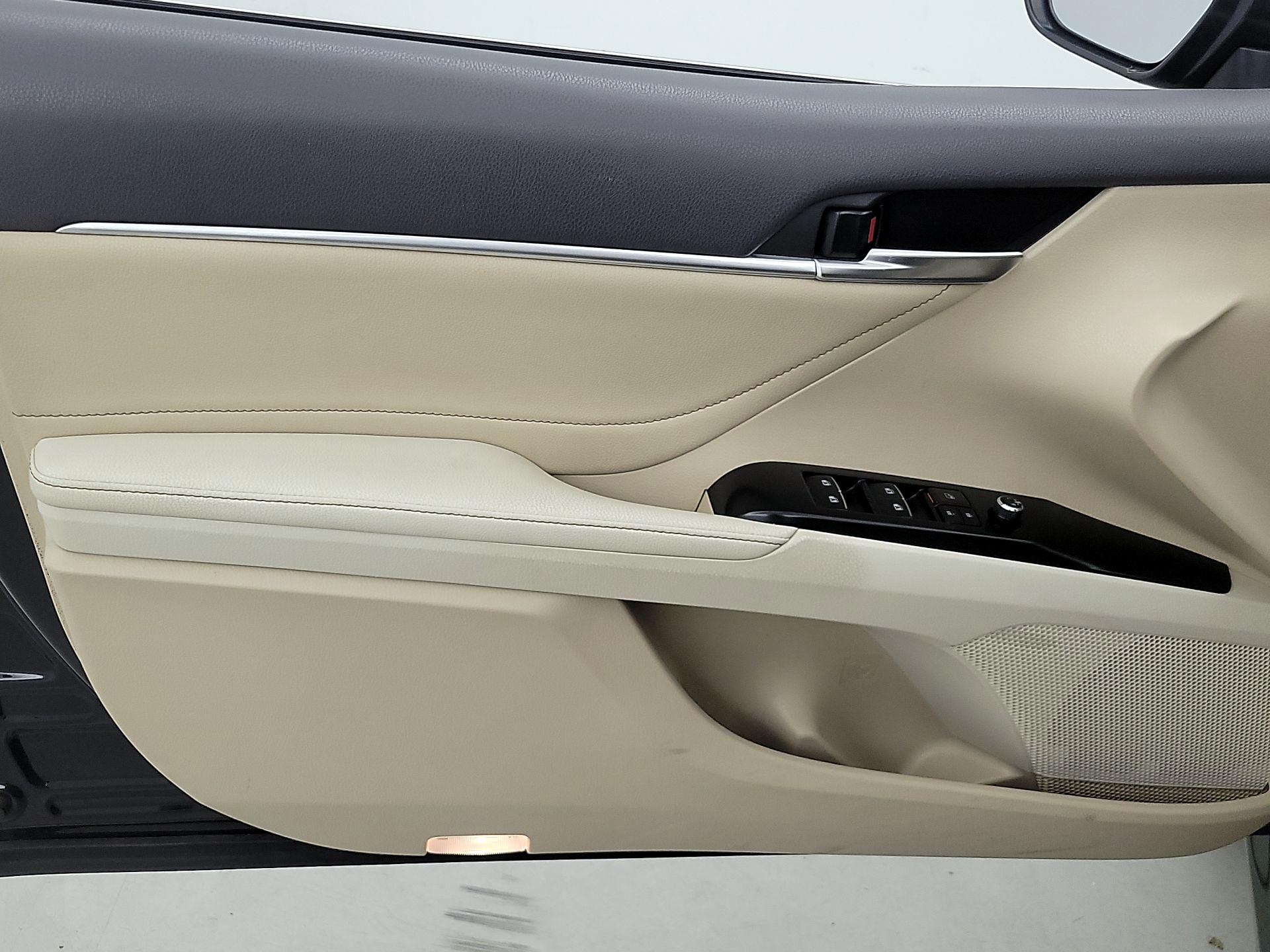 Thumbnail: 2018 Toyota Camry - 12