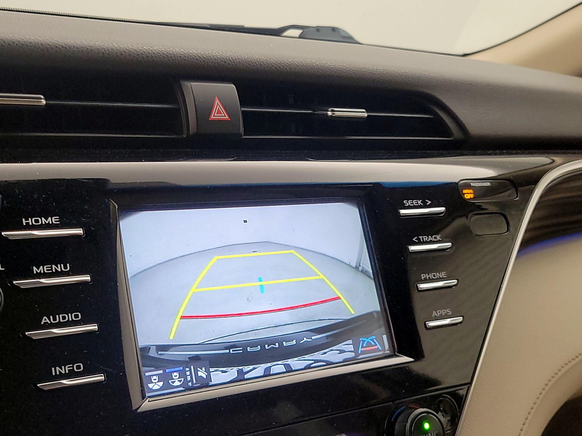 Thumbnail: 2018 Toyota Camry - 14