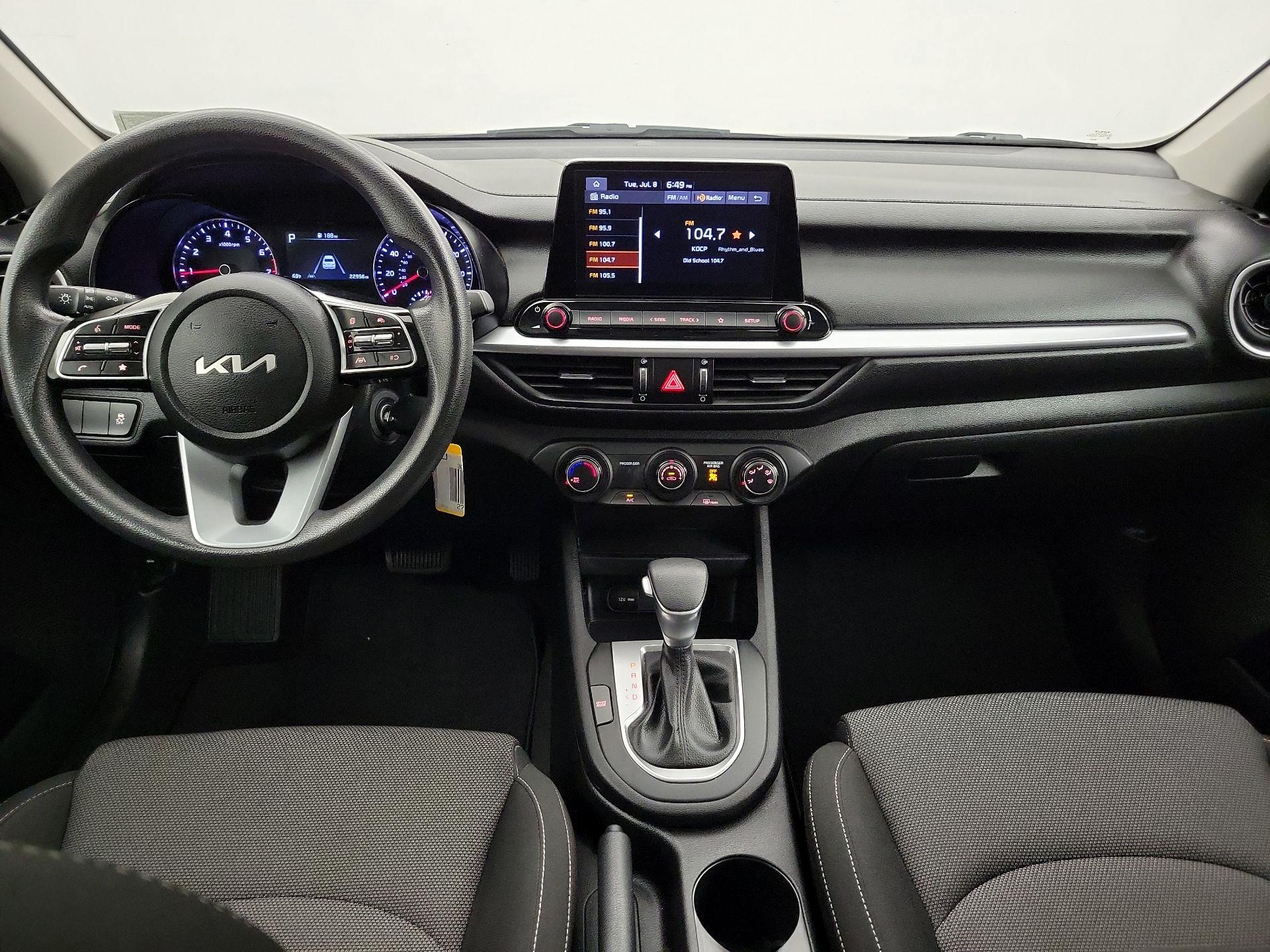 Thumbnail: 2022 Kia Forte - 9