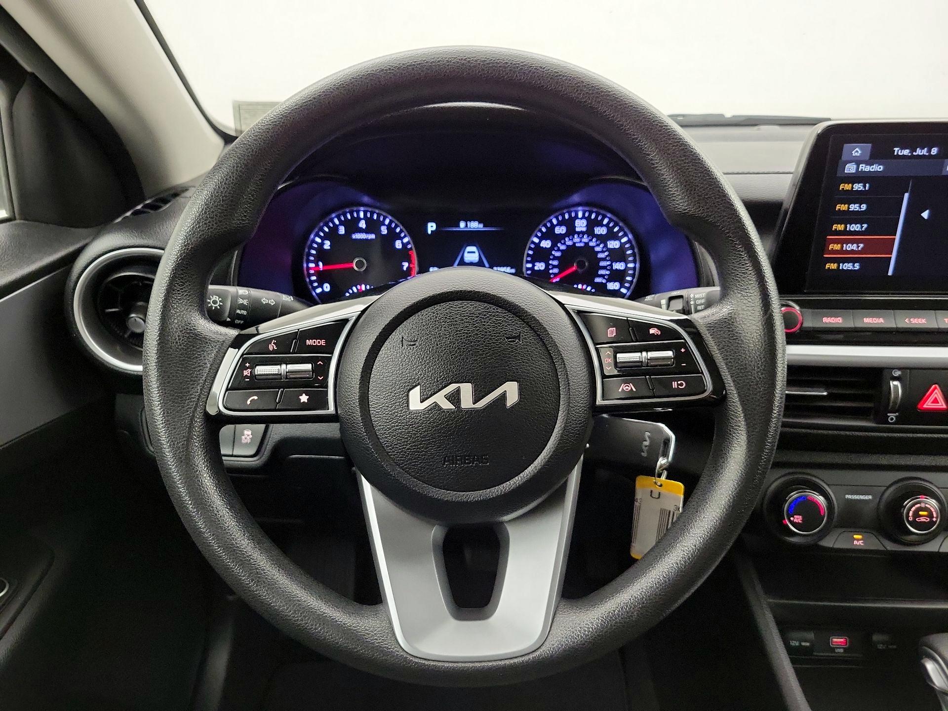 Thumbnail: 2022 Kia Forte - 10