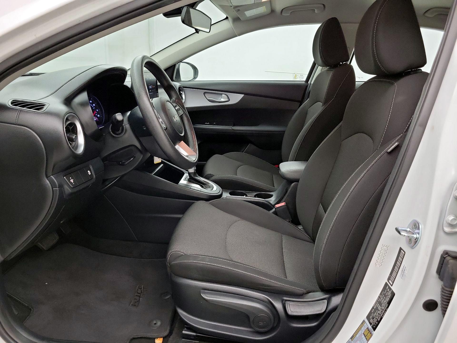 Thumbnail: 2022 Kia Forte - 11