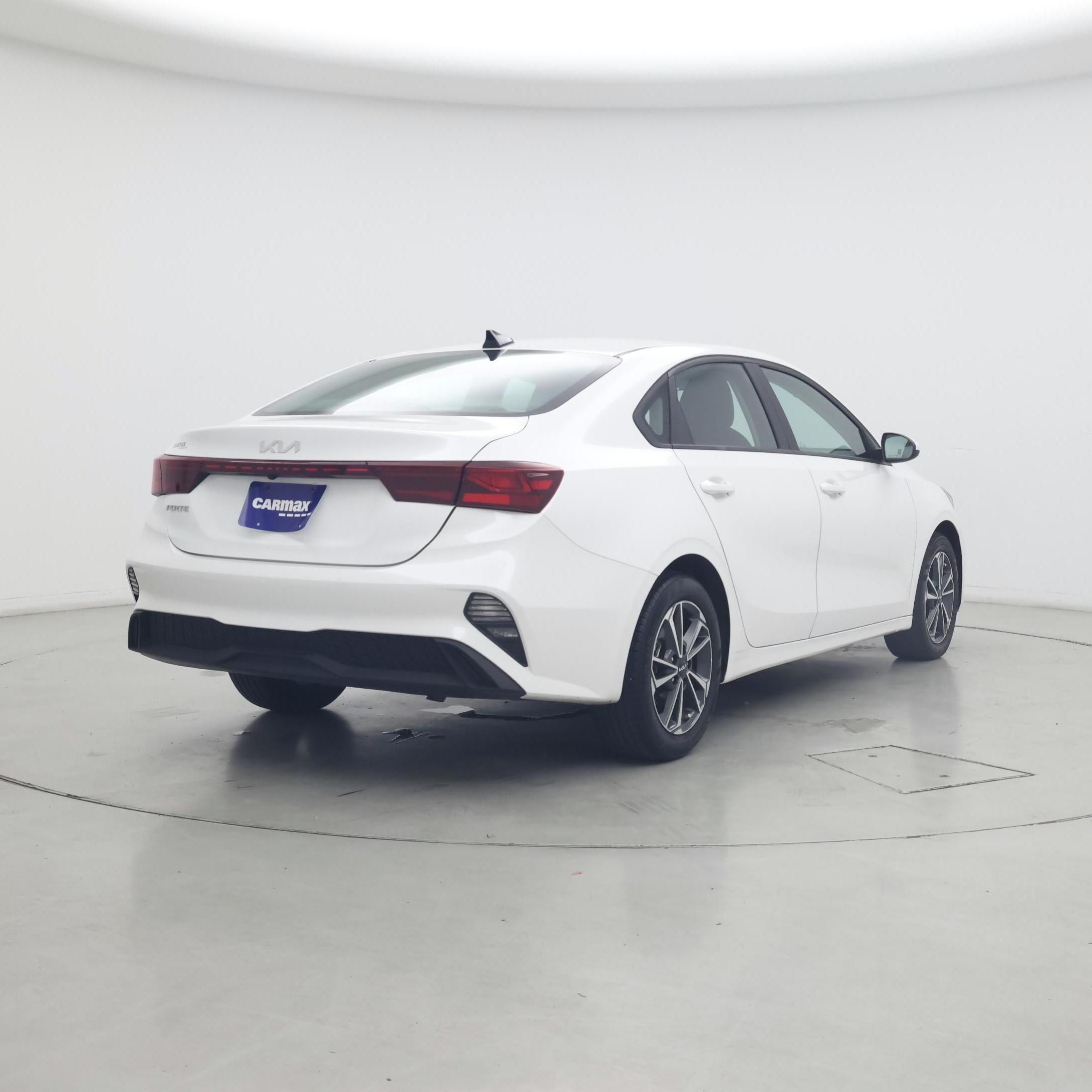 Thumbnail: 2022 Kia Forte - 8