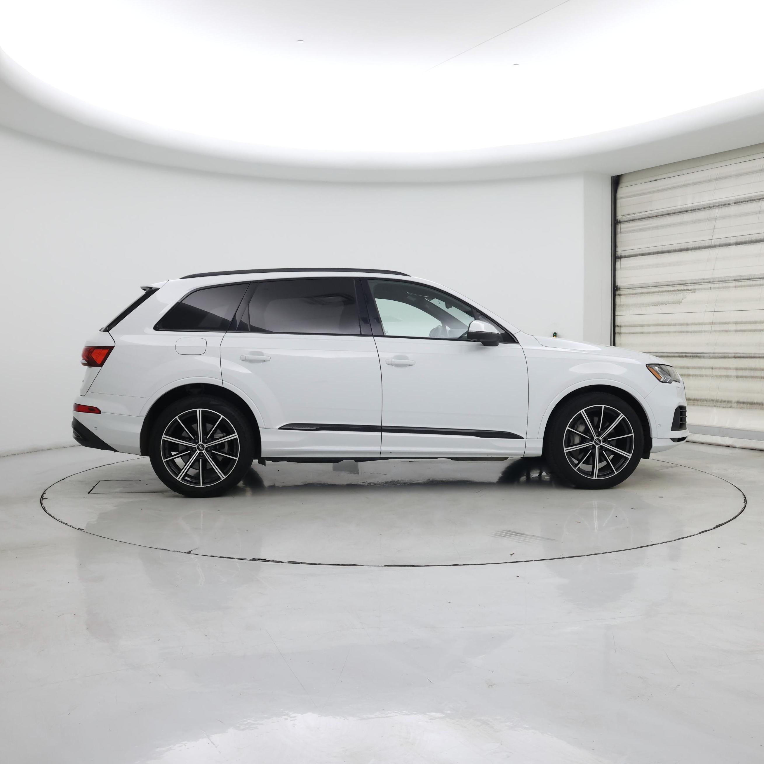 Thumbnail: 2021 Audi Q7 - 7
