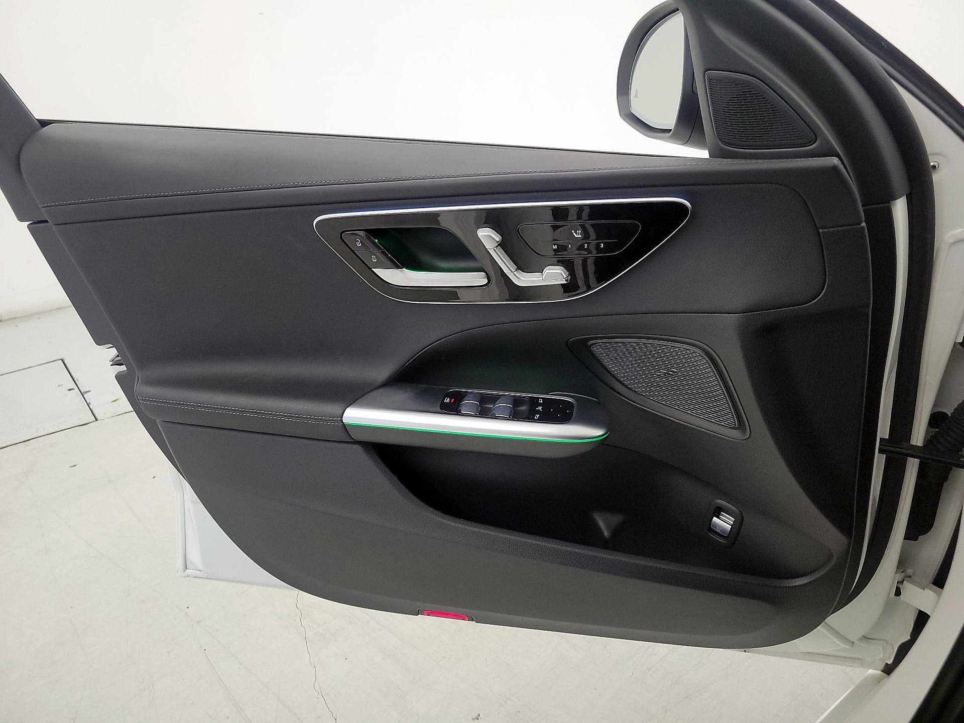 Thumbnail: 2022 Mercedes-Benz C-Class - 12