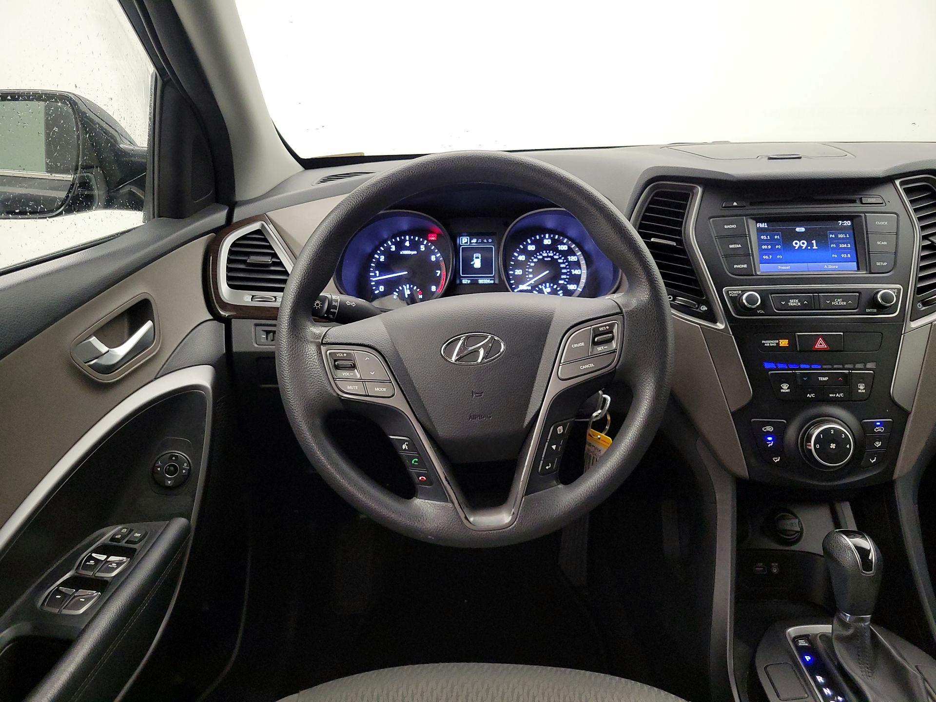 Thumbnail: 2017 Hyundai Santa Fe - 10