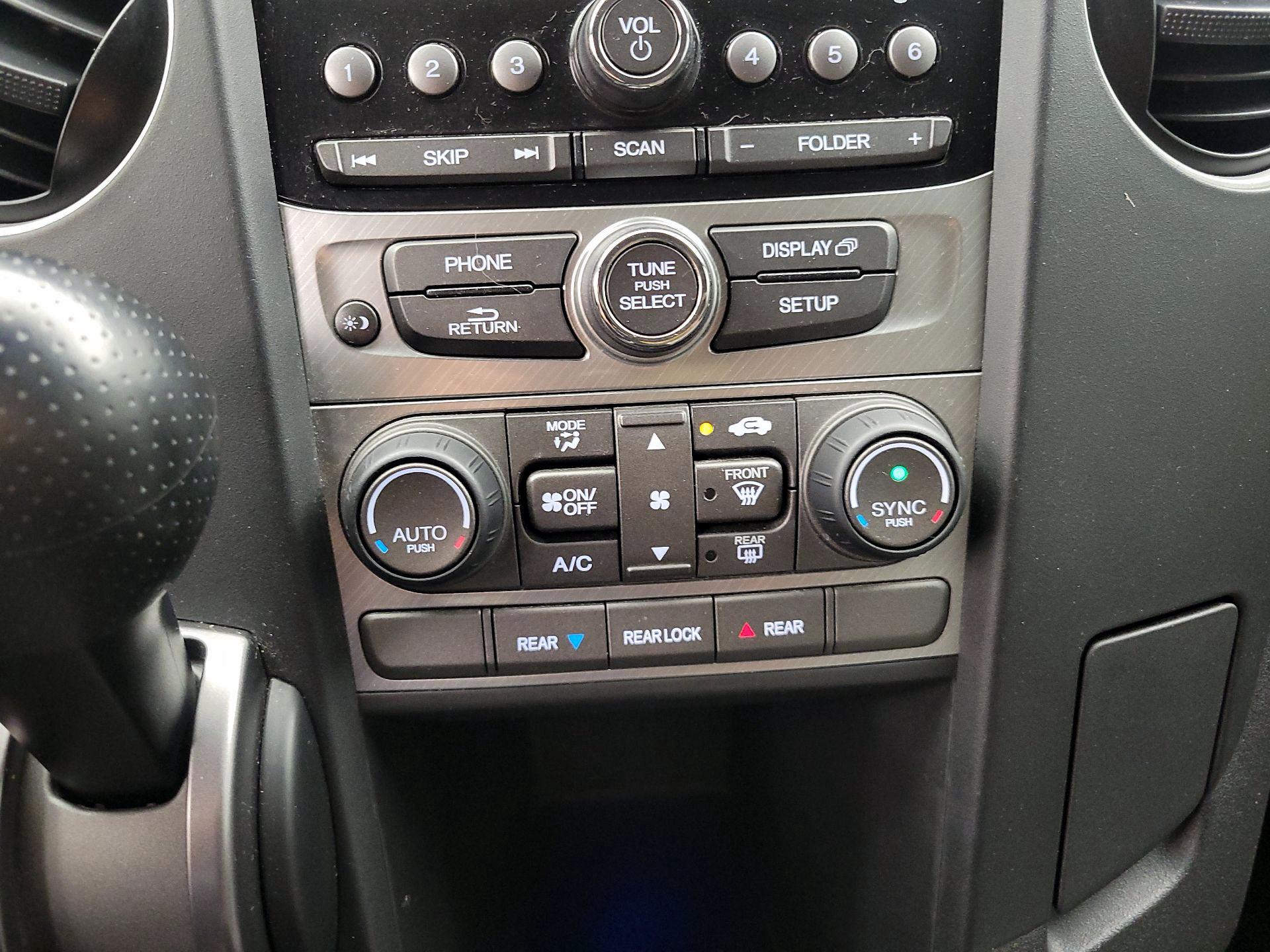 Thumbnail: 2014 Honda Pilot - 16