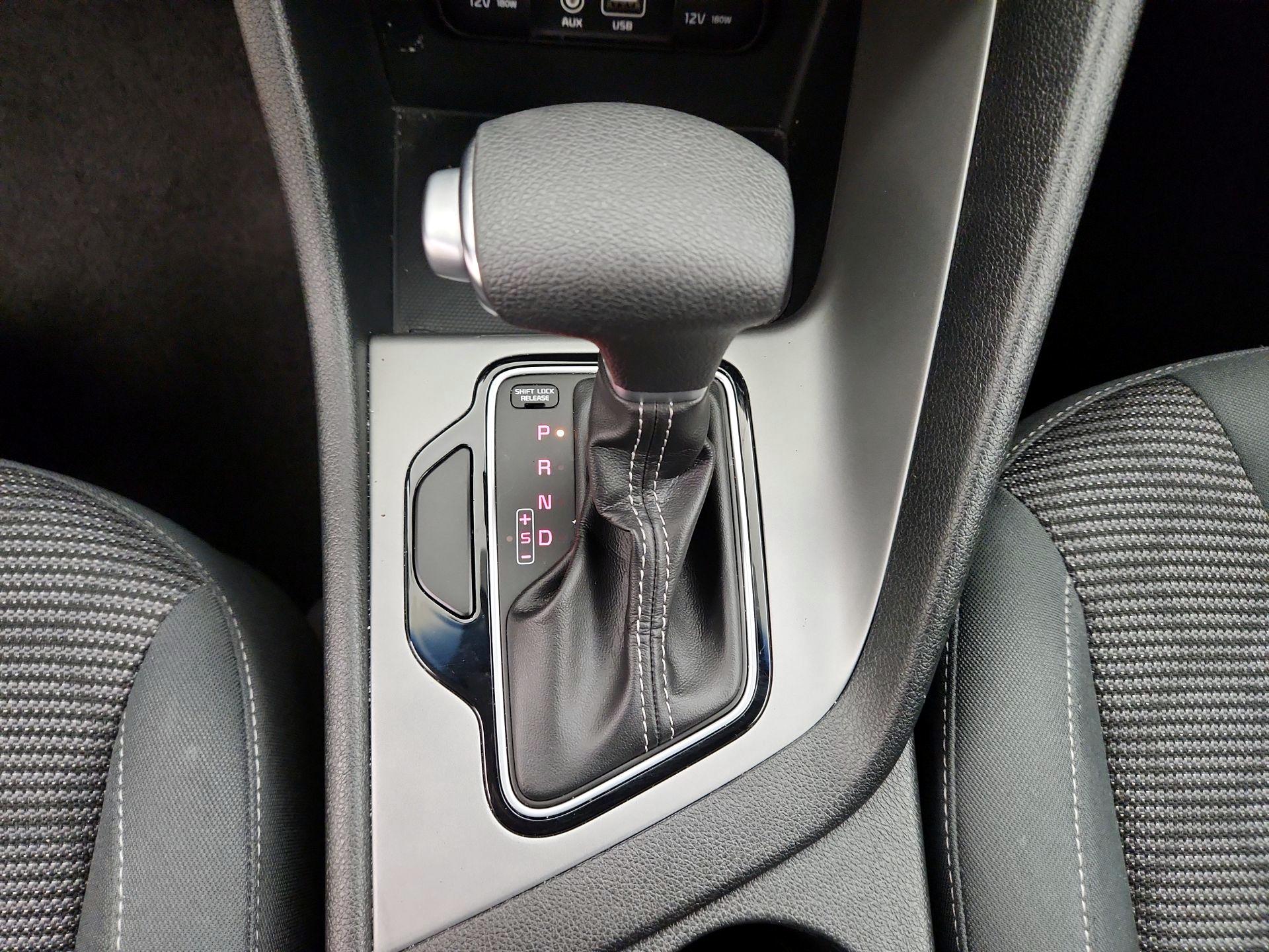 Thumbnail: 2018 Kia Niro - 17