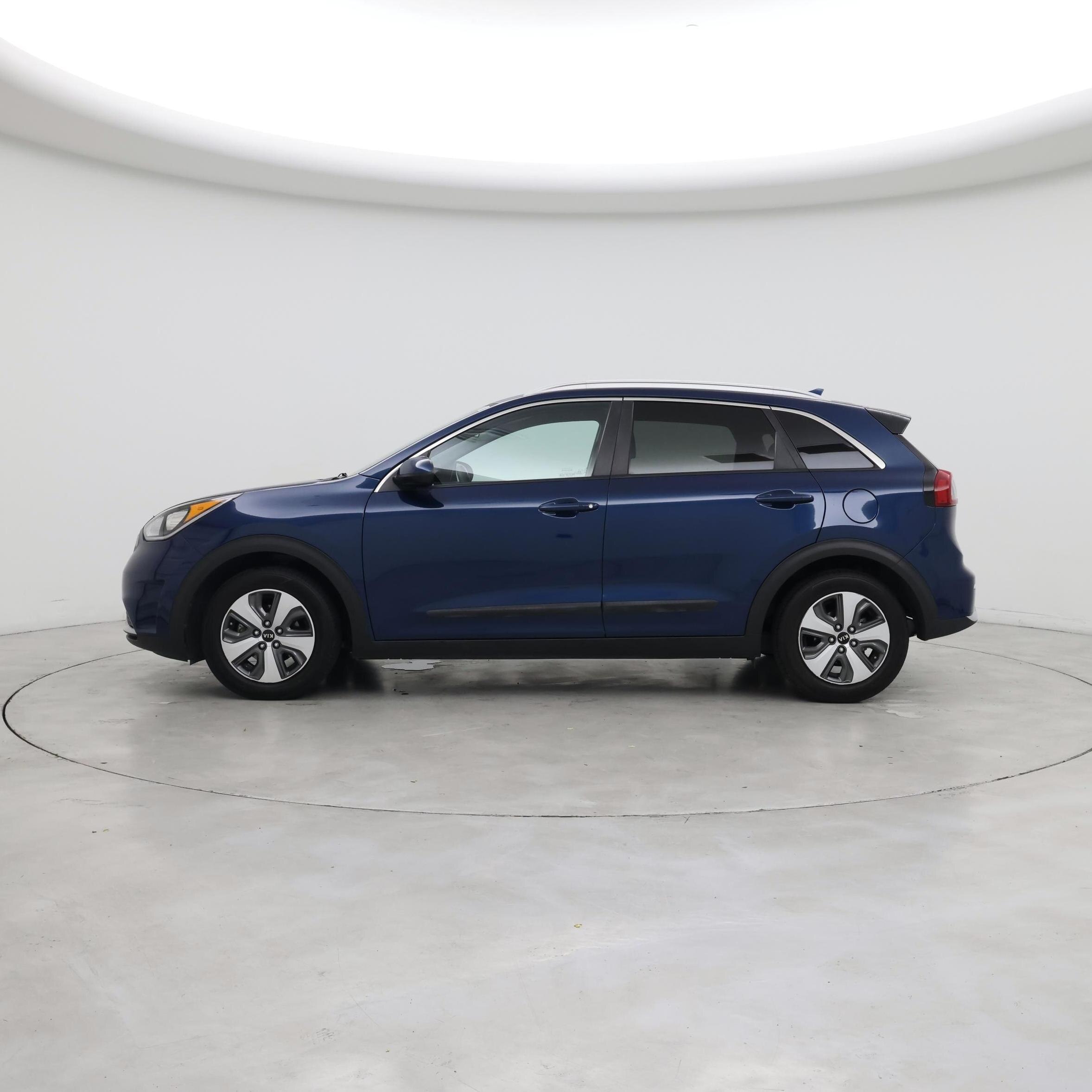 Thumbnail: 2018 Kia Niro - 3