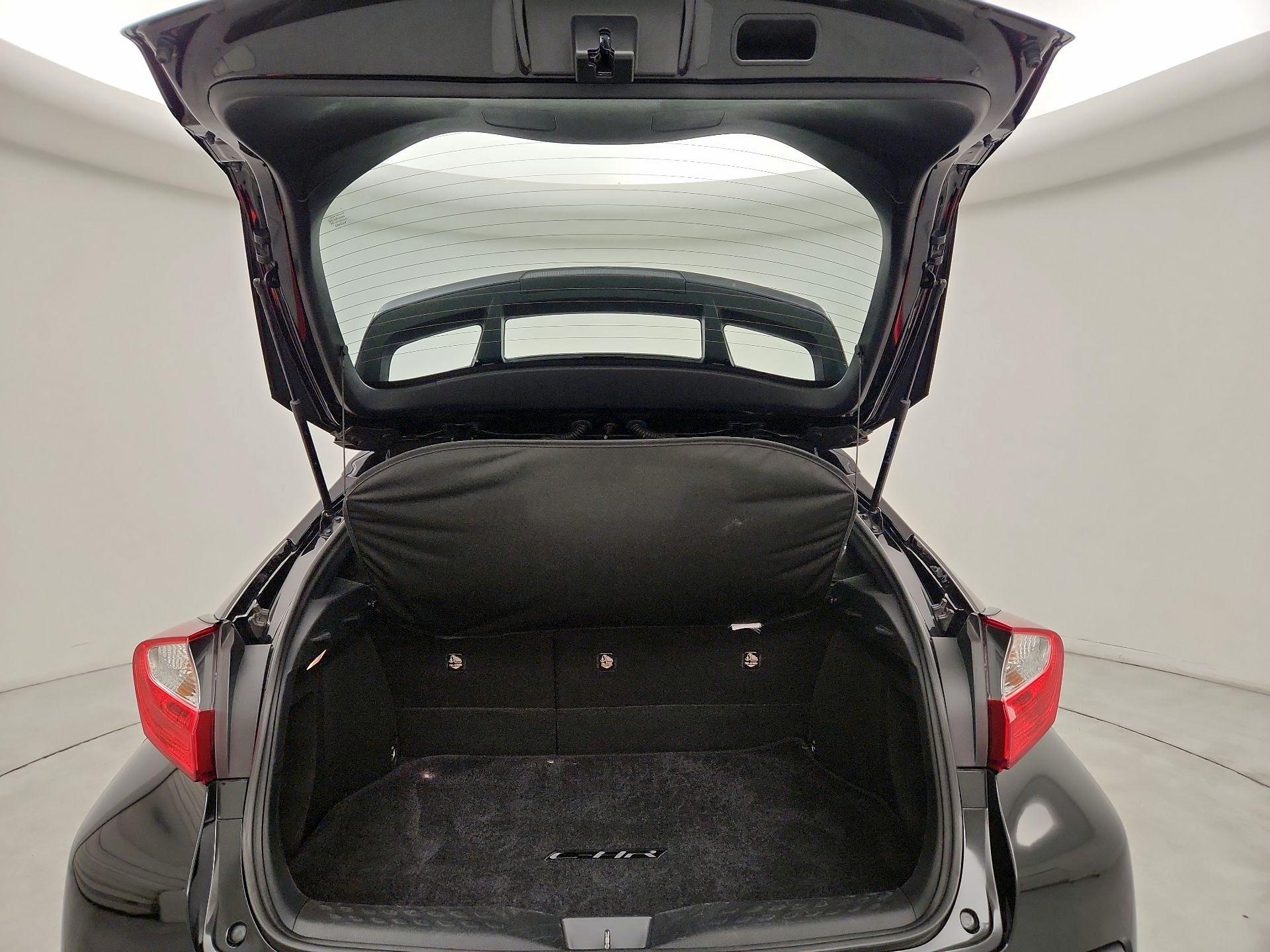 Thumbnail: 2018 Toyota C-HR - 20
