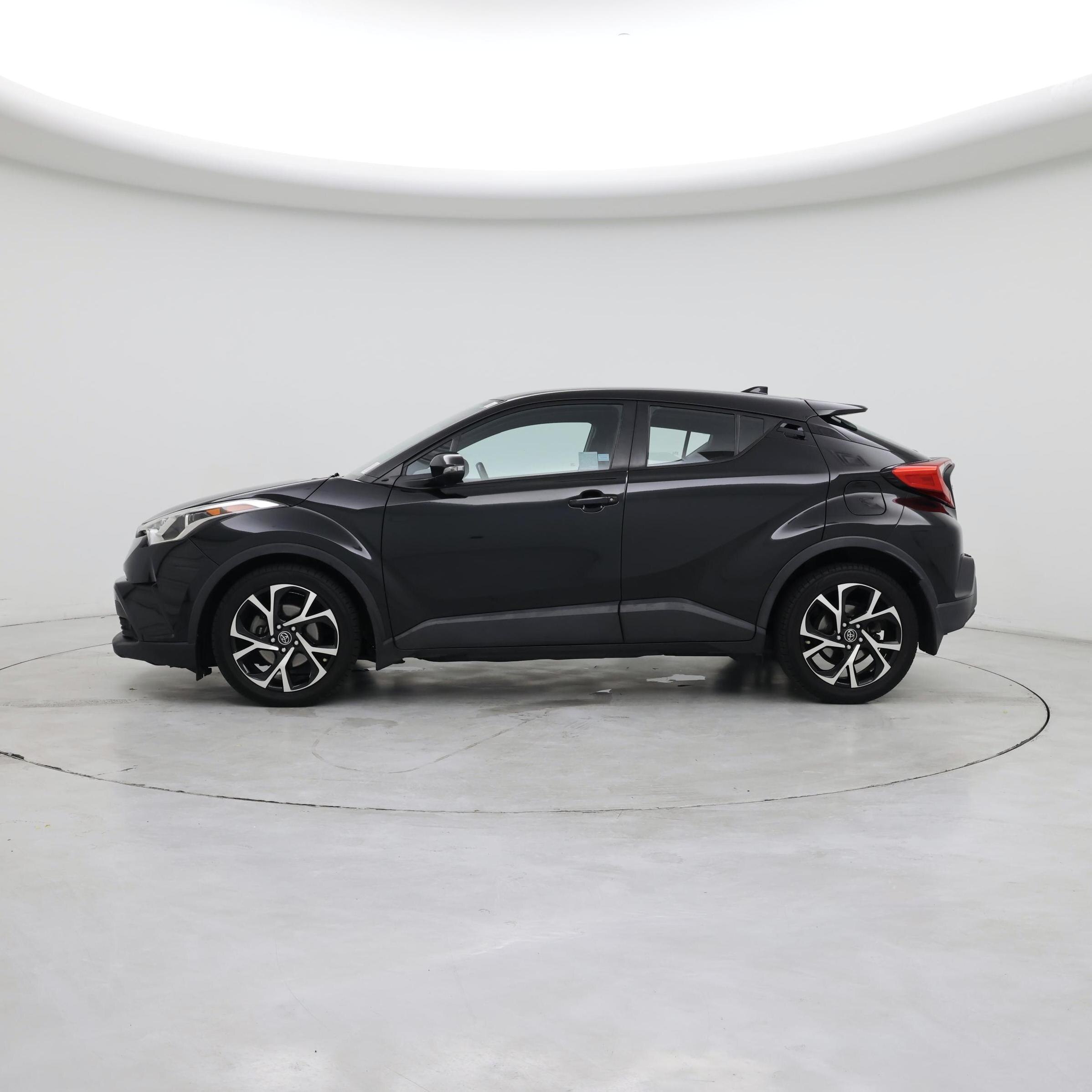 Thumbnail: 2018 Toyota C-HR - 3