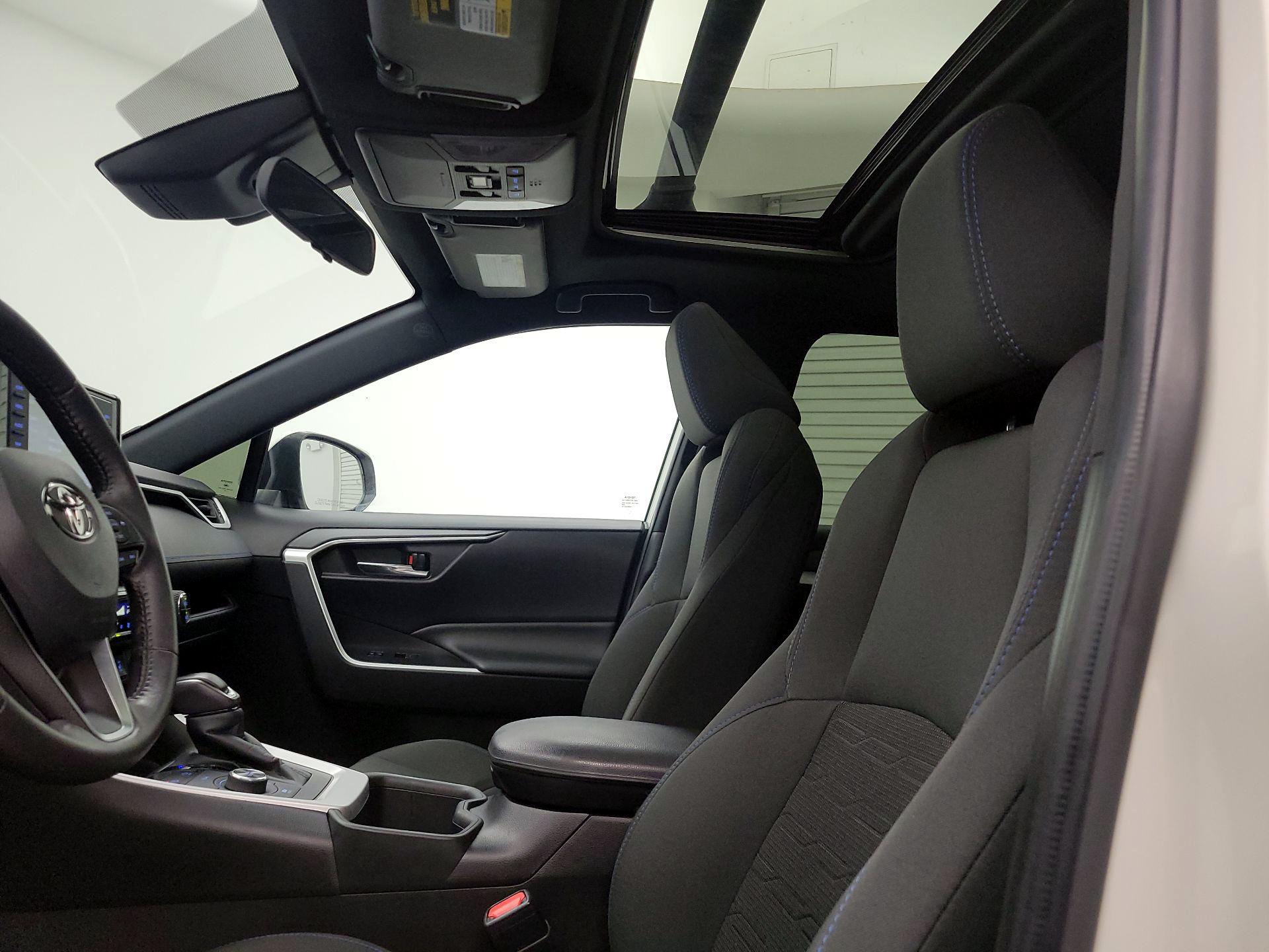 Thumbnail: 2022 Toyota RAV4 - 19