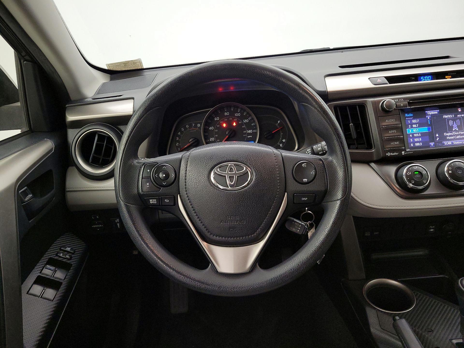 Thumbnail: 2014 Toyota RAV4 - 10