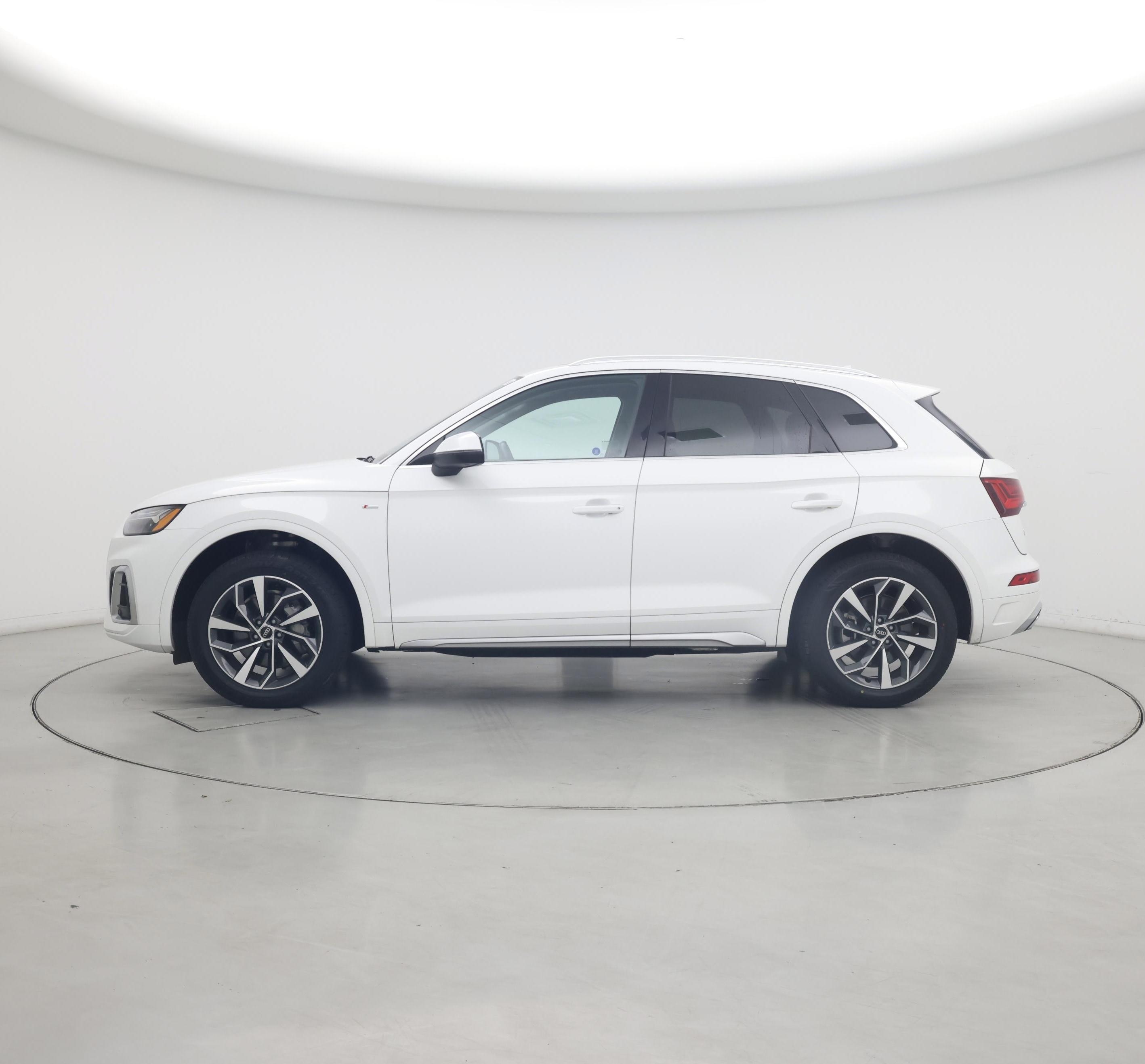 Thumbnail: 2023 Audi Q5 - 3
