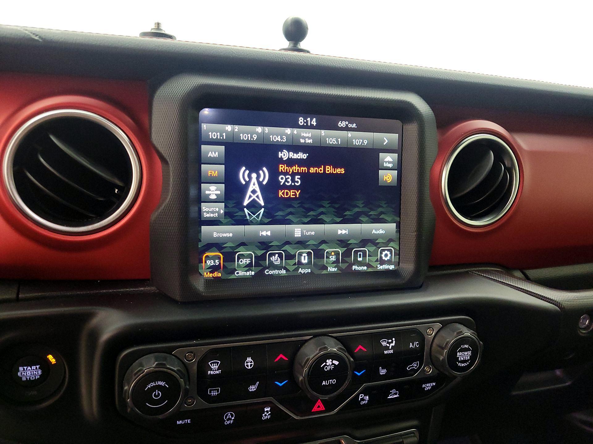 Thumbnail: 2022 Jeep Wrangler - 16