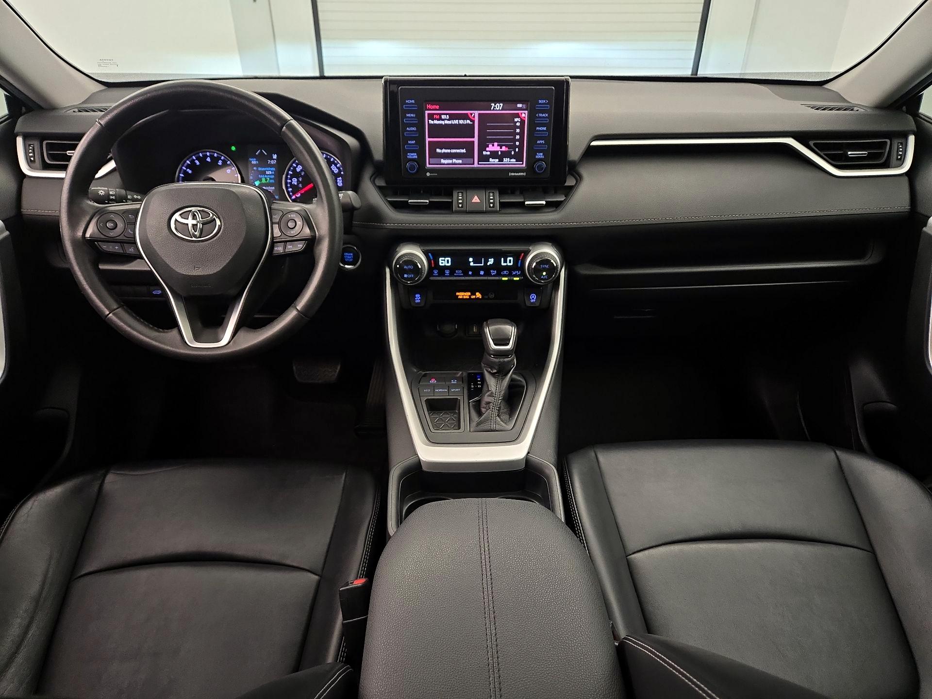 Thumbnail: 2020 Toyota RAV4 - 9