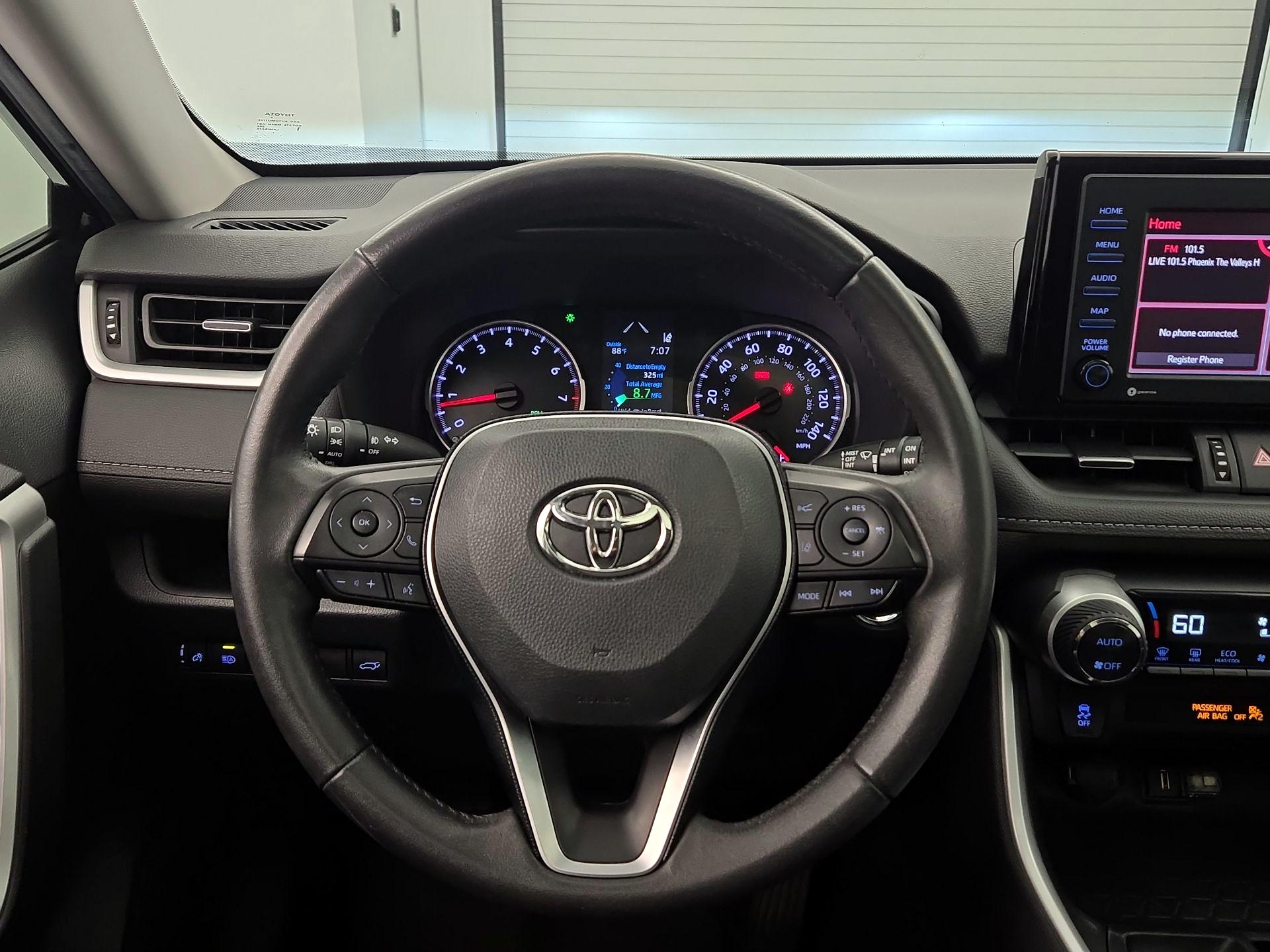 Thumbnail: 2020 Toyota RAV4 - 10