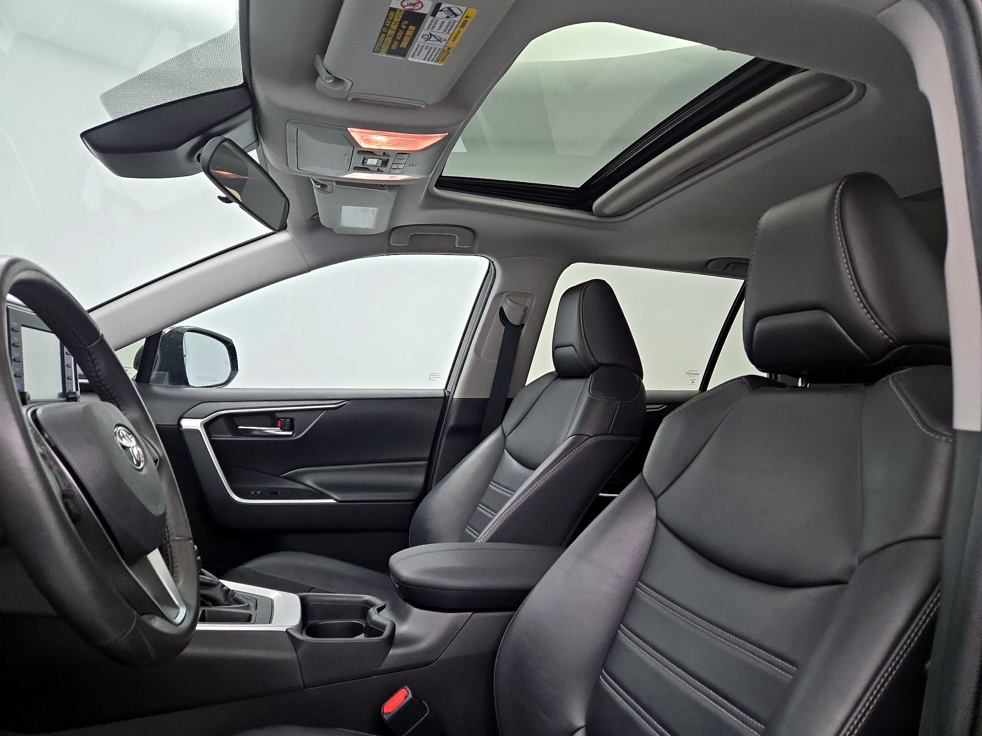 Thumbnail: 2020 Toyota RAV4 - 19