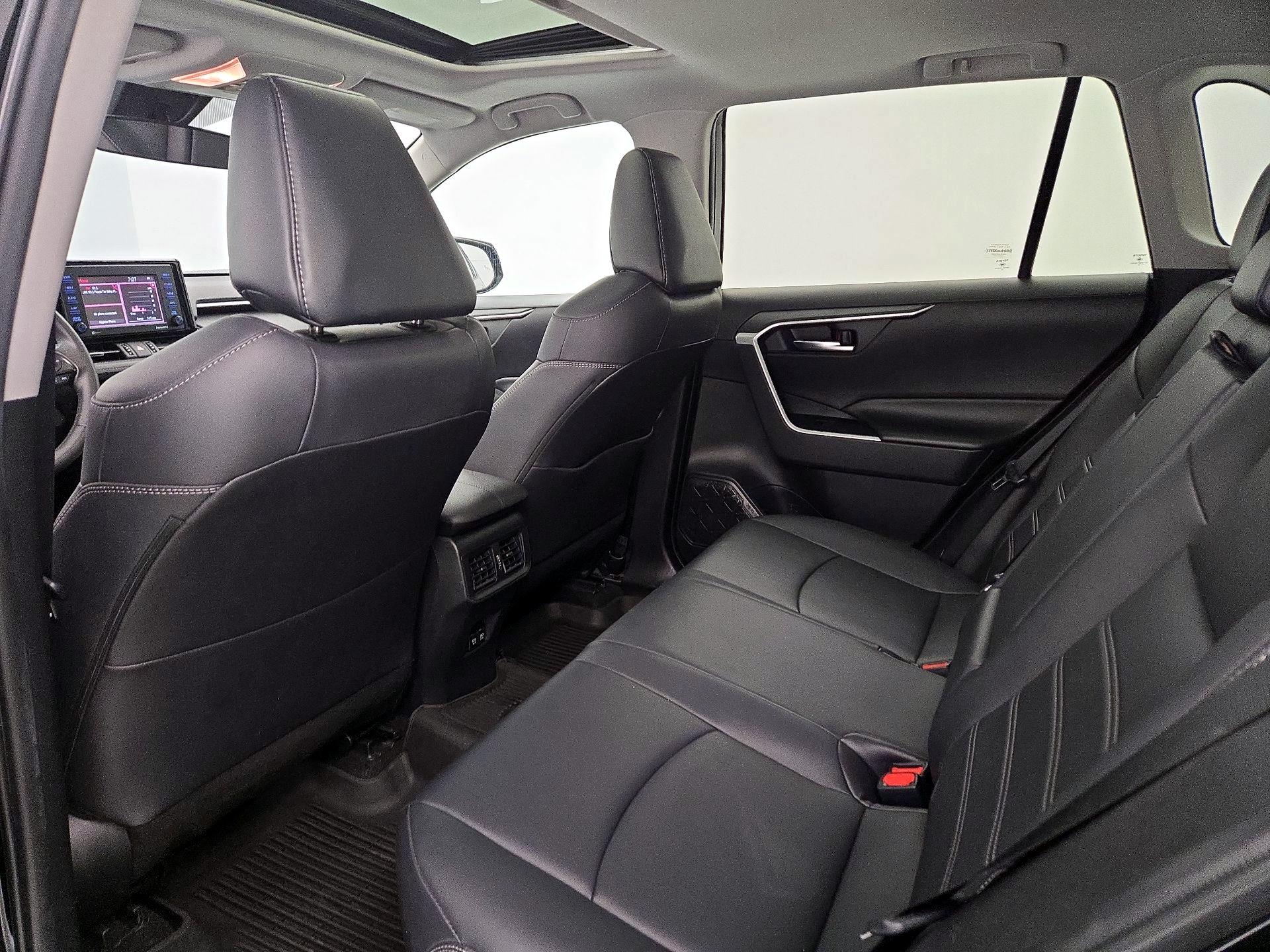 Thumbnail: 2020 Toyota RAV4 - 20