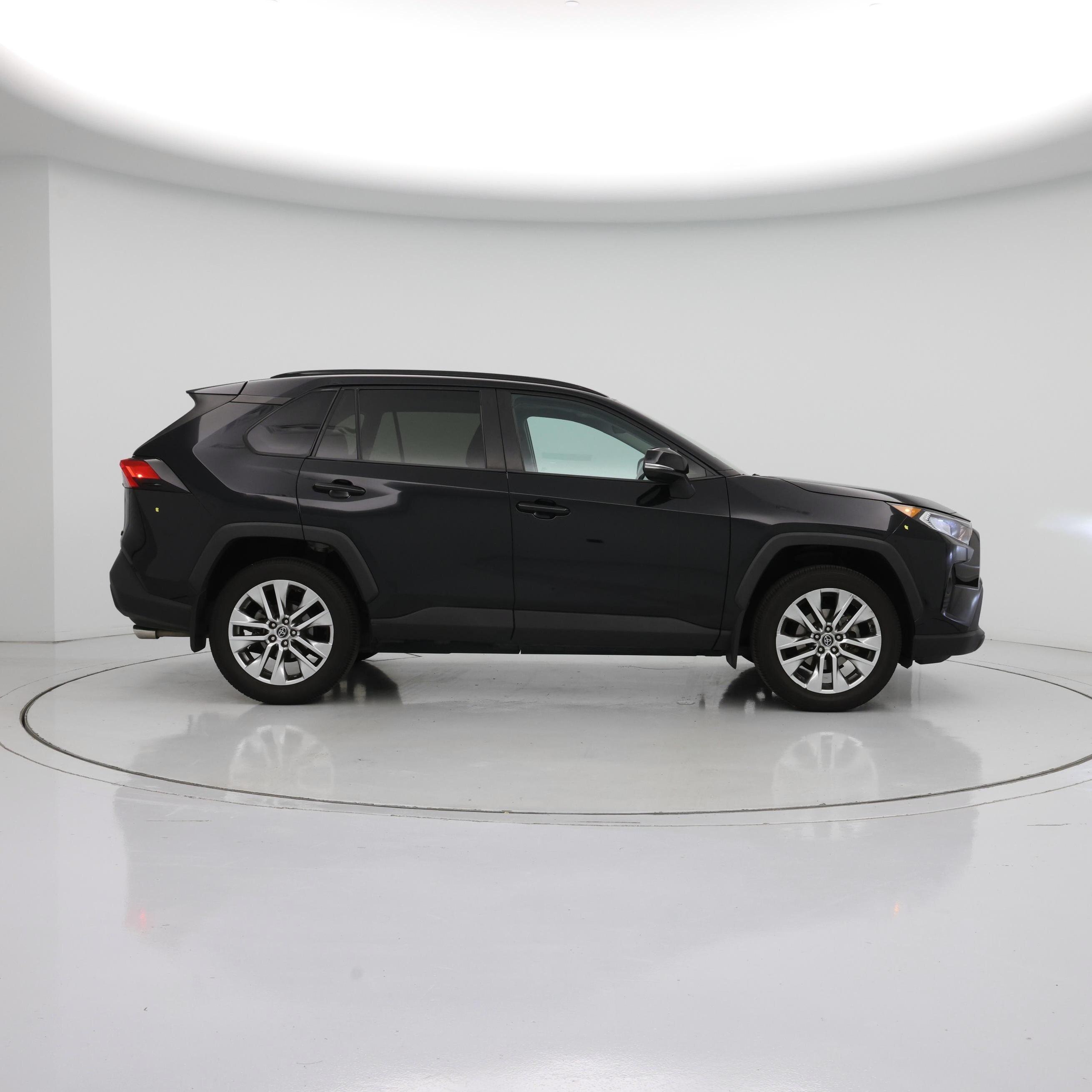Thumbnail: 2020 Toyota RAV4 - 7