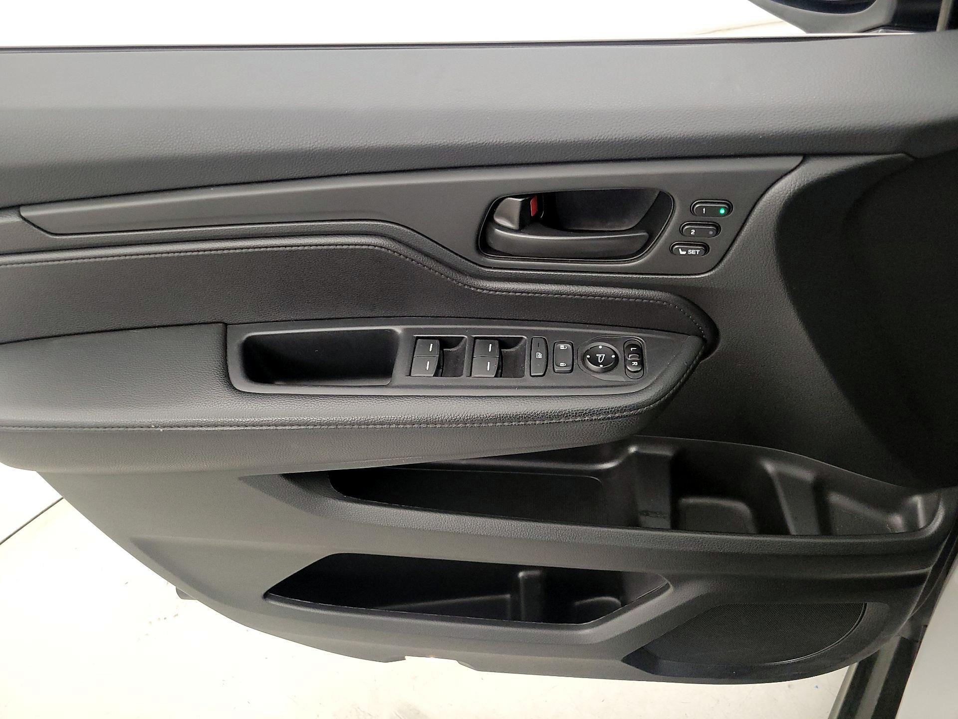 Thumbnail: 2021 Honda Odyssey - 12
