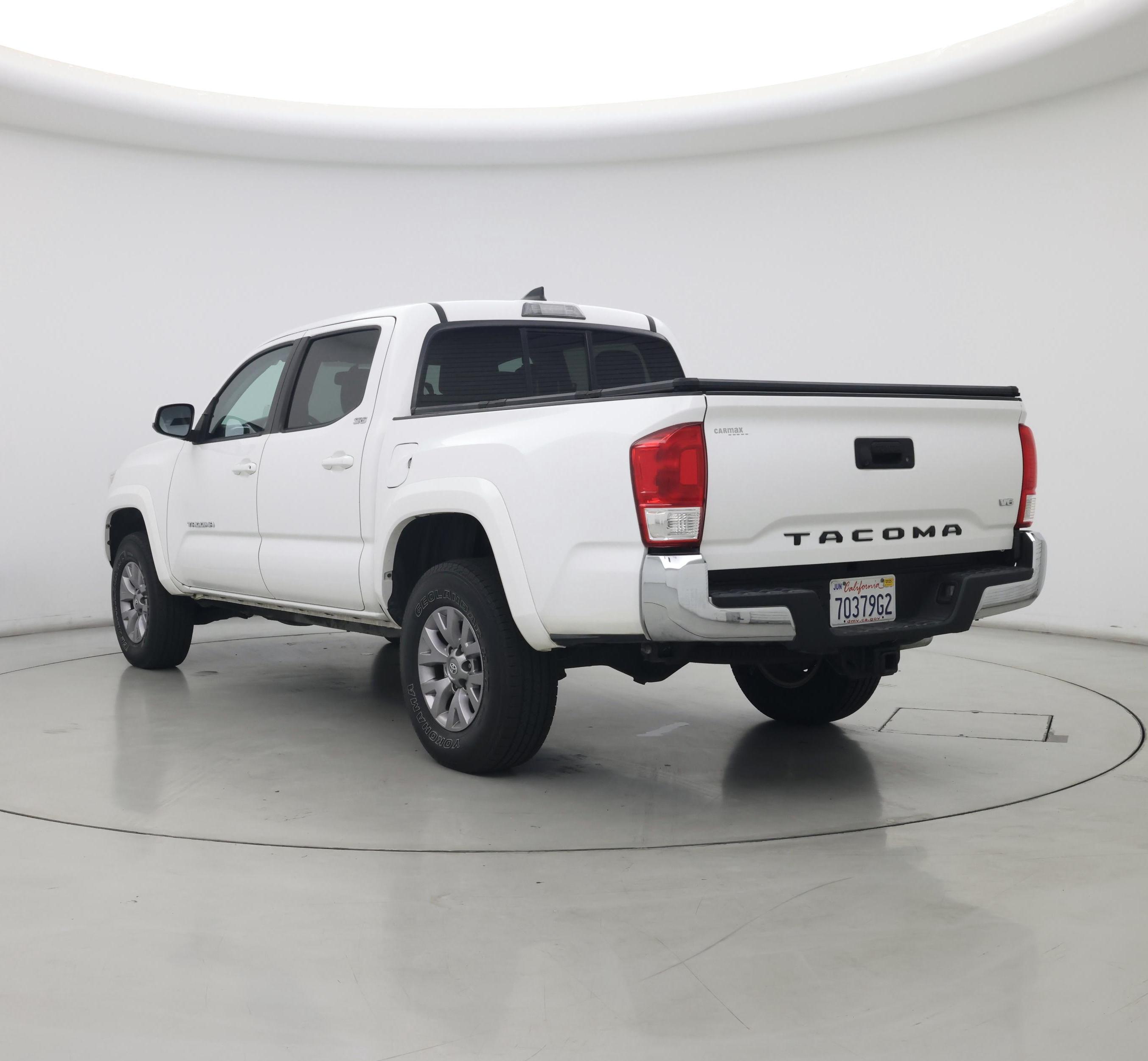 Thumbnail: 2017 Toyota Tacoma - 2