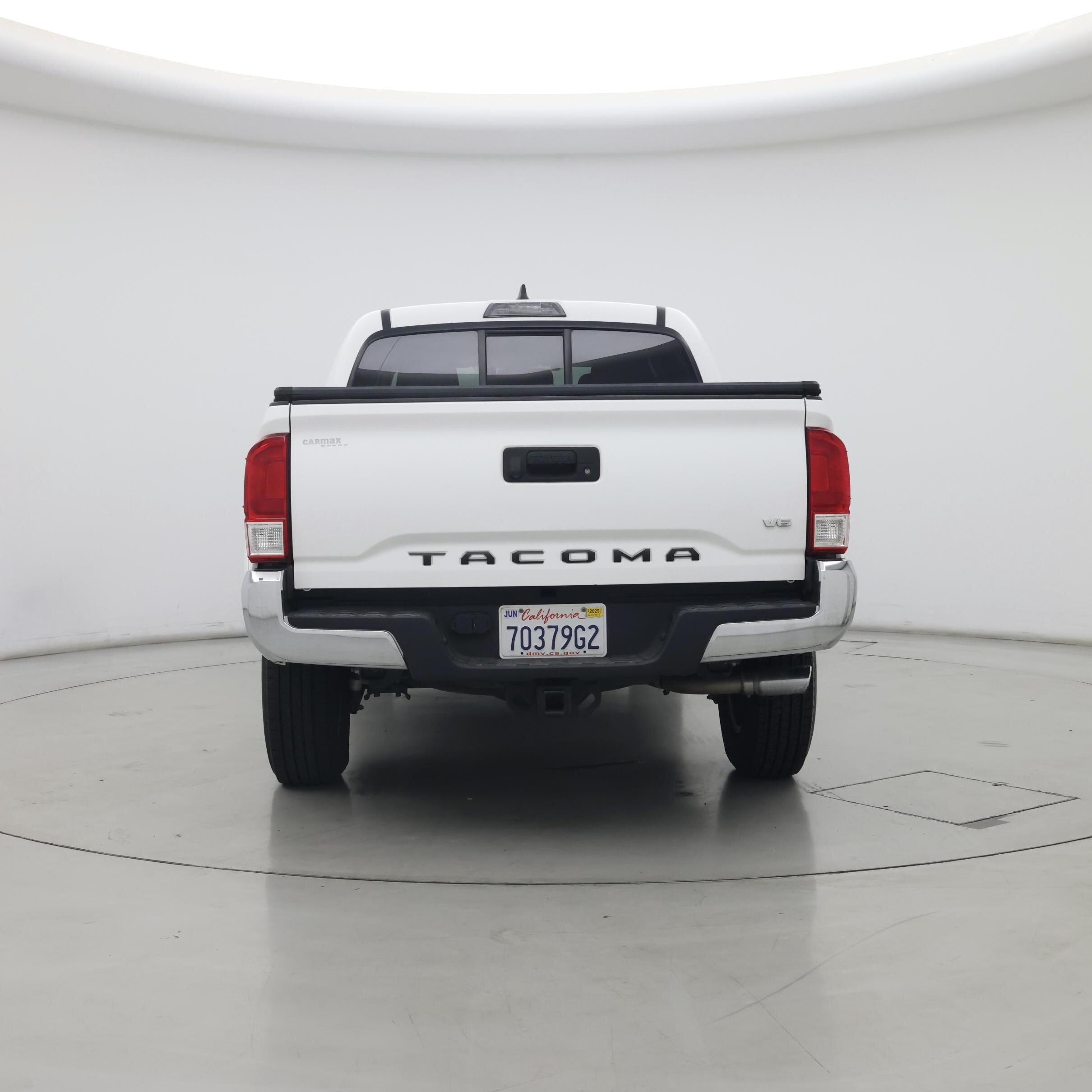 Thumbnail: 2017 Toyota Tacoma - 6