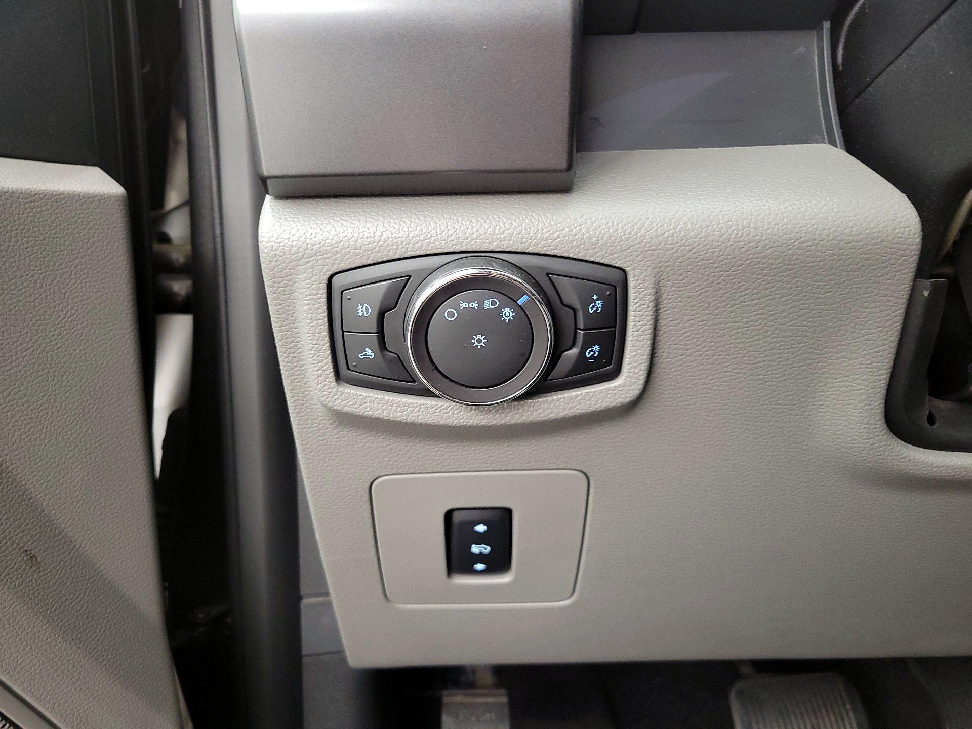 Thumbnail: 2016 Ford F-150 - 13