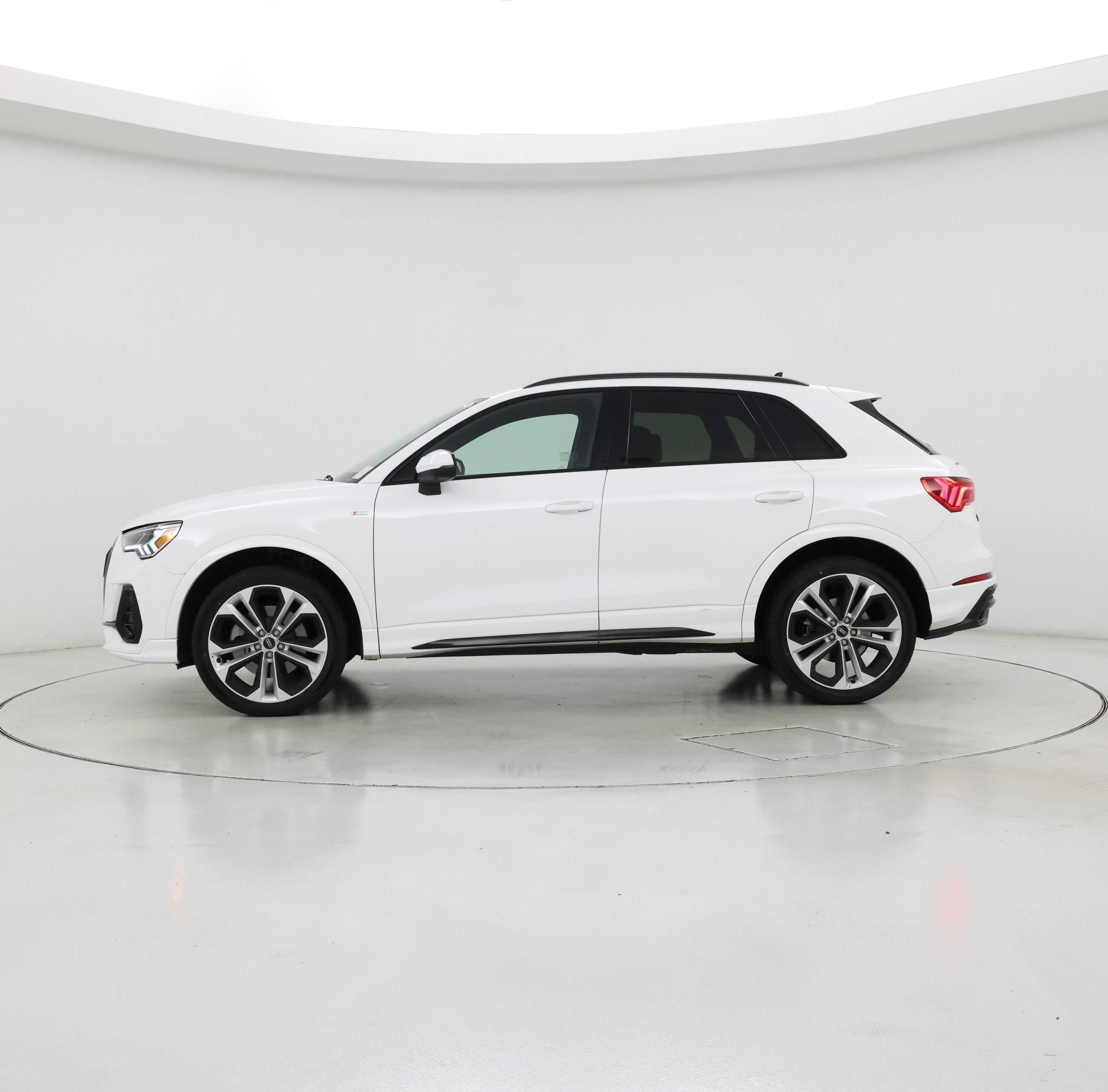Thumbnail: 2022 Audi Q3 - 3