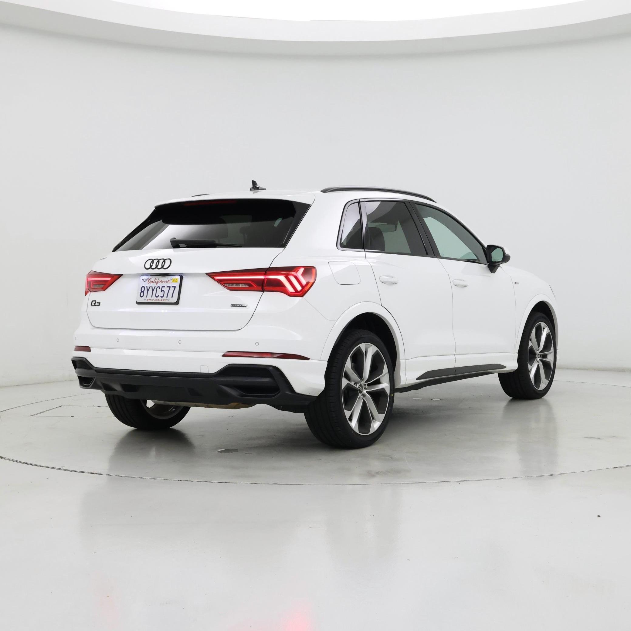 Thumbnail: 2022 Audi Q3 - 8